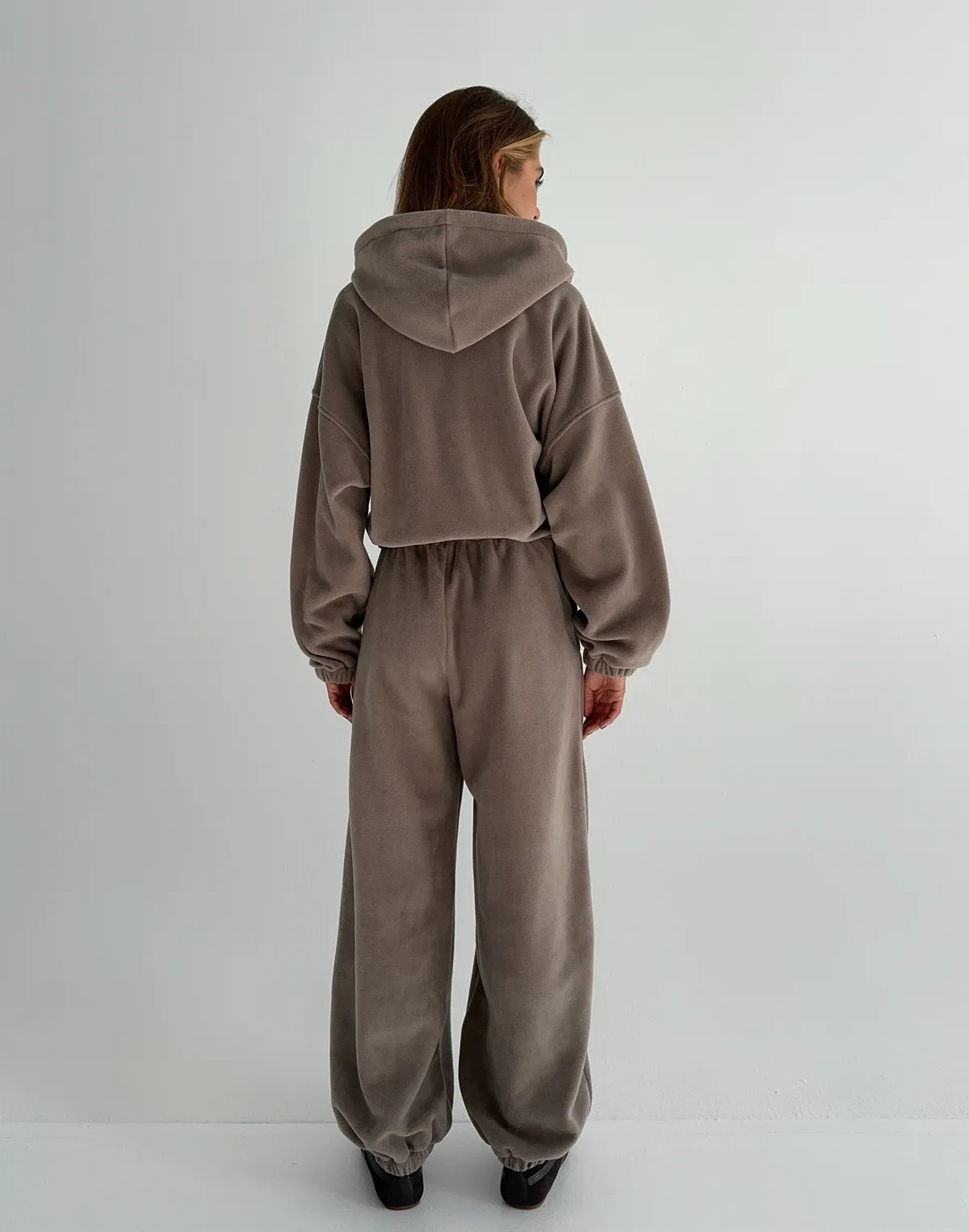 Комплект зимовий флісовий худі з широким поясом та джогери оверсайз, капучіно - Фото 2