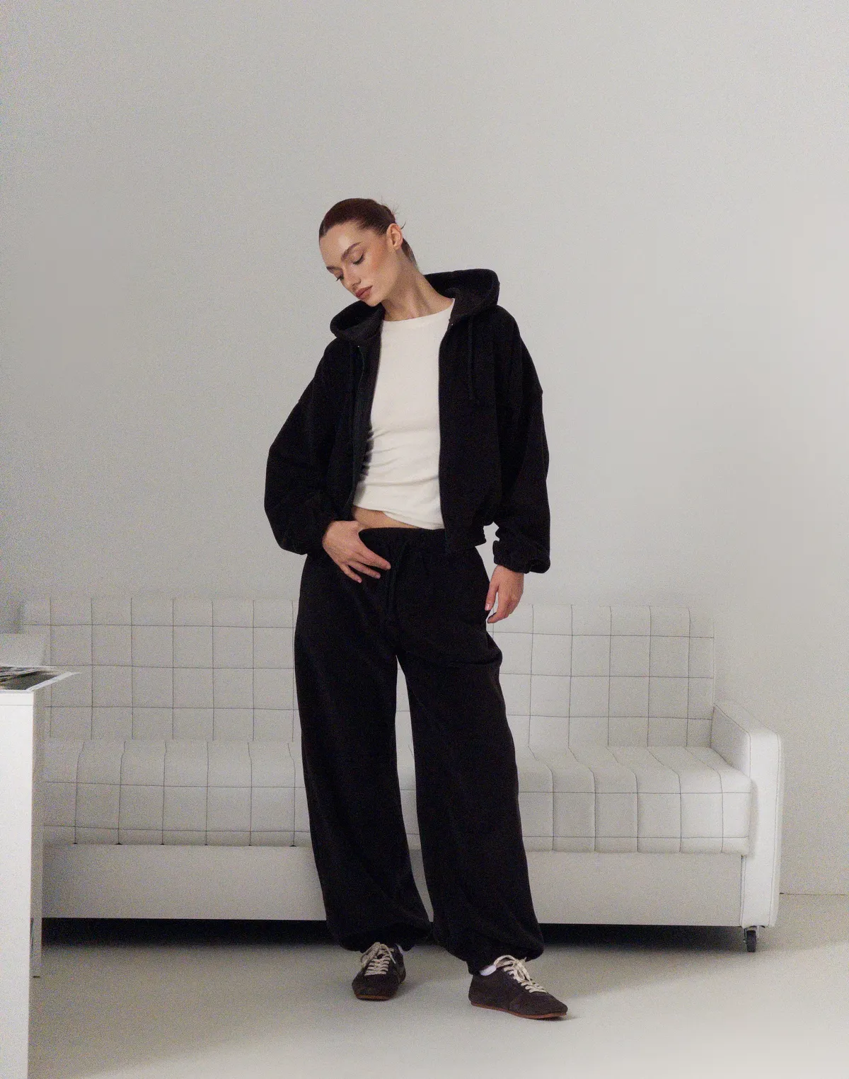 Комплект зимовий флісовий худі з широким поясом та джогери оверсайз, антрацит - Фото 7