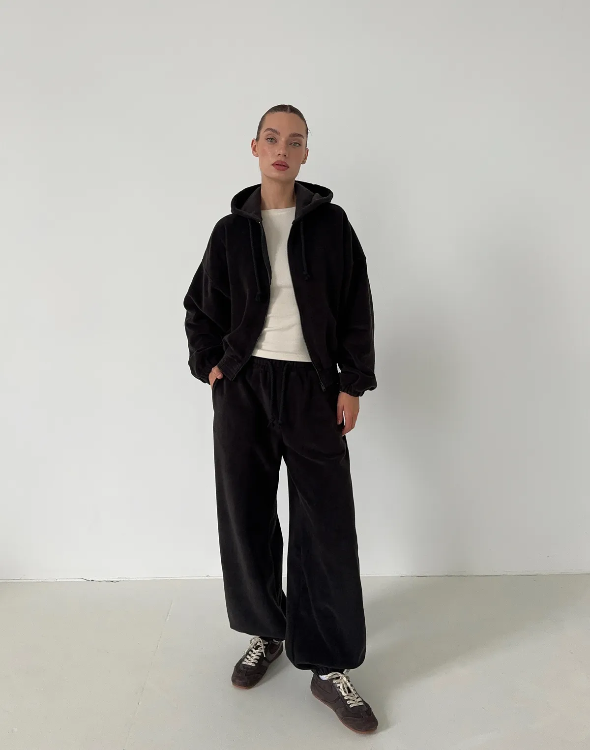 Комплект зимовий флісовий худі з широким поясом та джогери оверсайз, антрацит - Фото 5