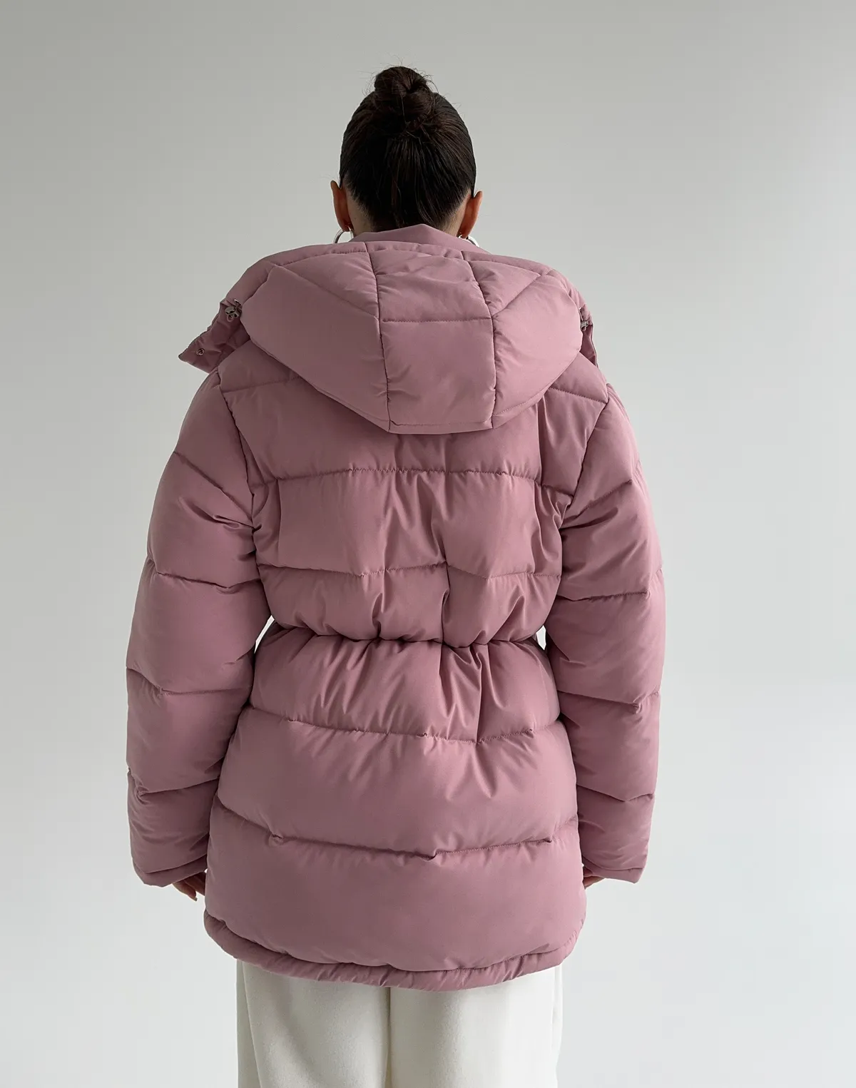 Куртка середньої довжини з внутрішньою затяжкою по талії, рожева - Фото 2