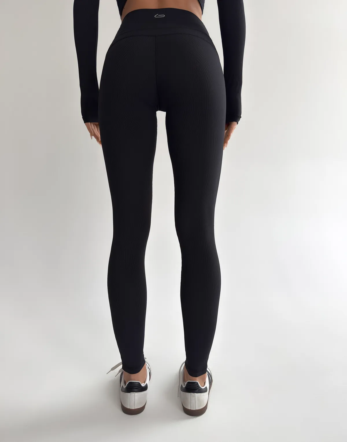 Лосини для спорту у рубчик базові з італійського матеріалу, чорний - Фото 2