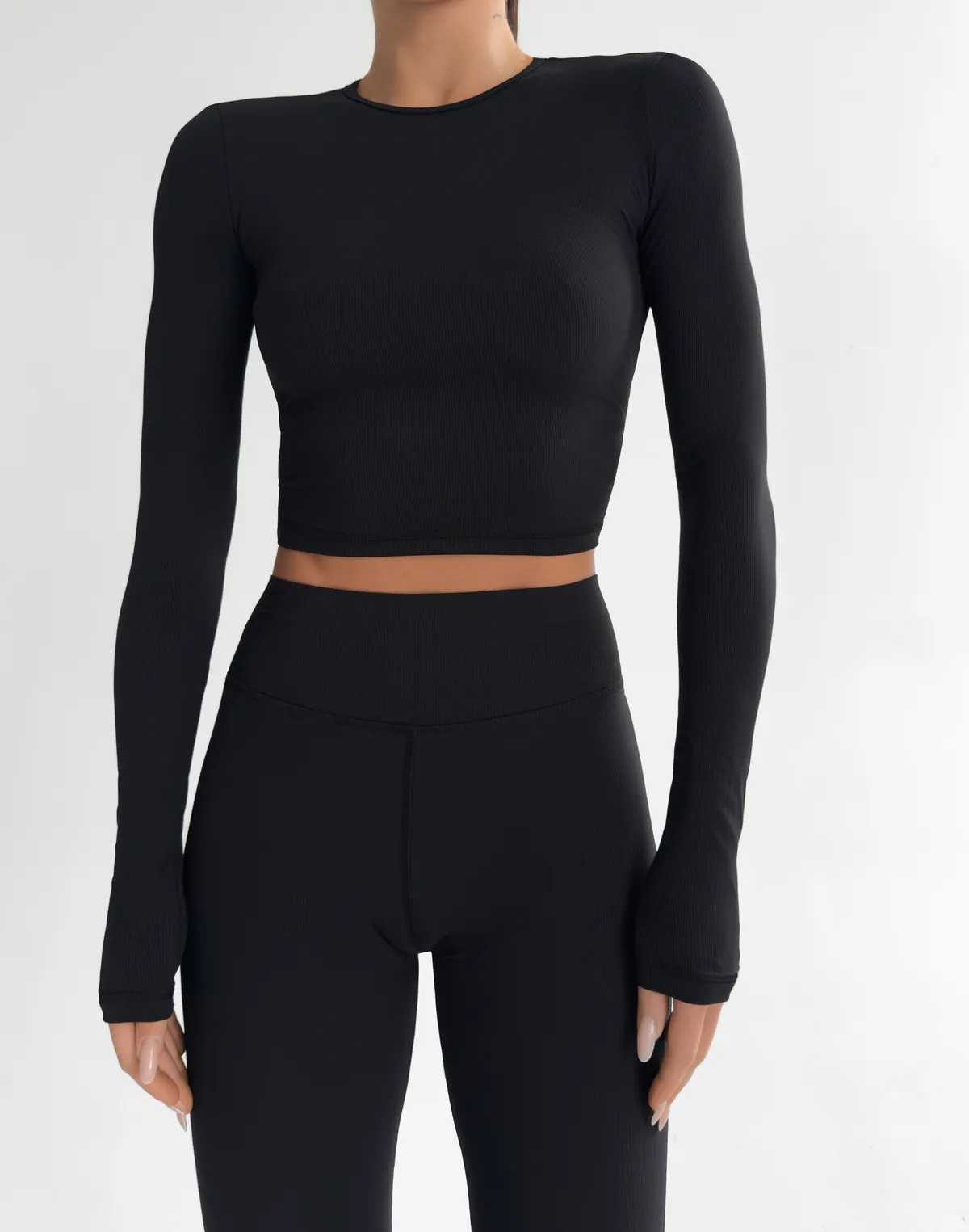 Рашгард для спорту у рубчик з відкритою спиною з італійського матеріалу, чорний - Фото 1