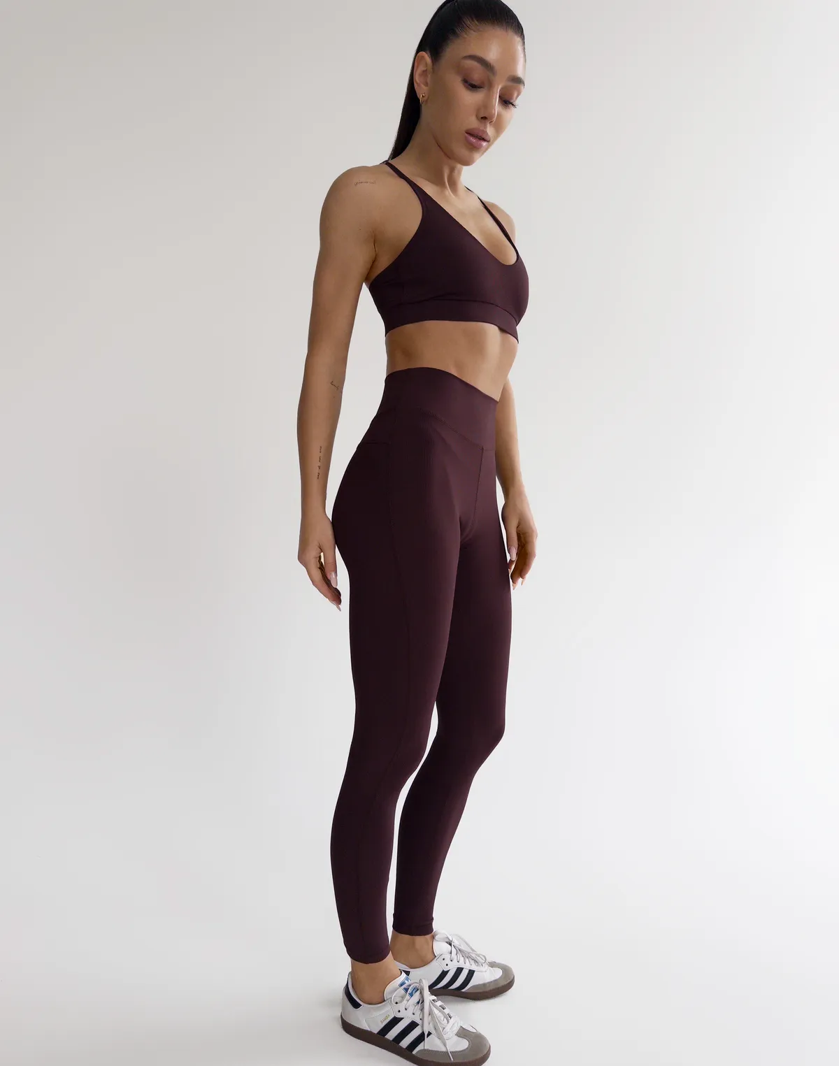 Комплект спортивний у рубчік топ та лосини базові, шоколад - Фото 4