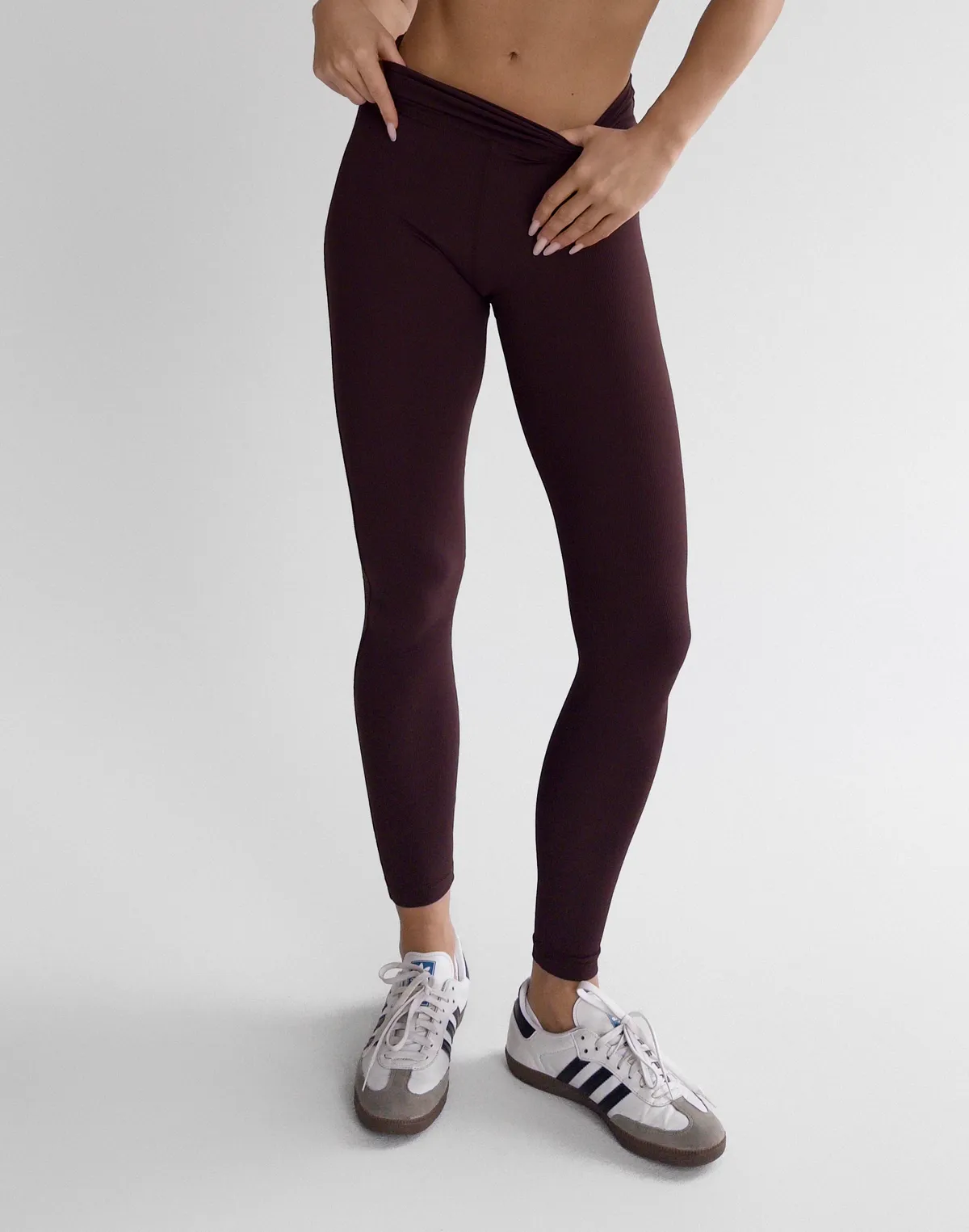 Лосини для спорту у рубчик базові з італійського матеріалу, шоколад - Фото 1