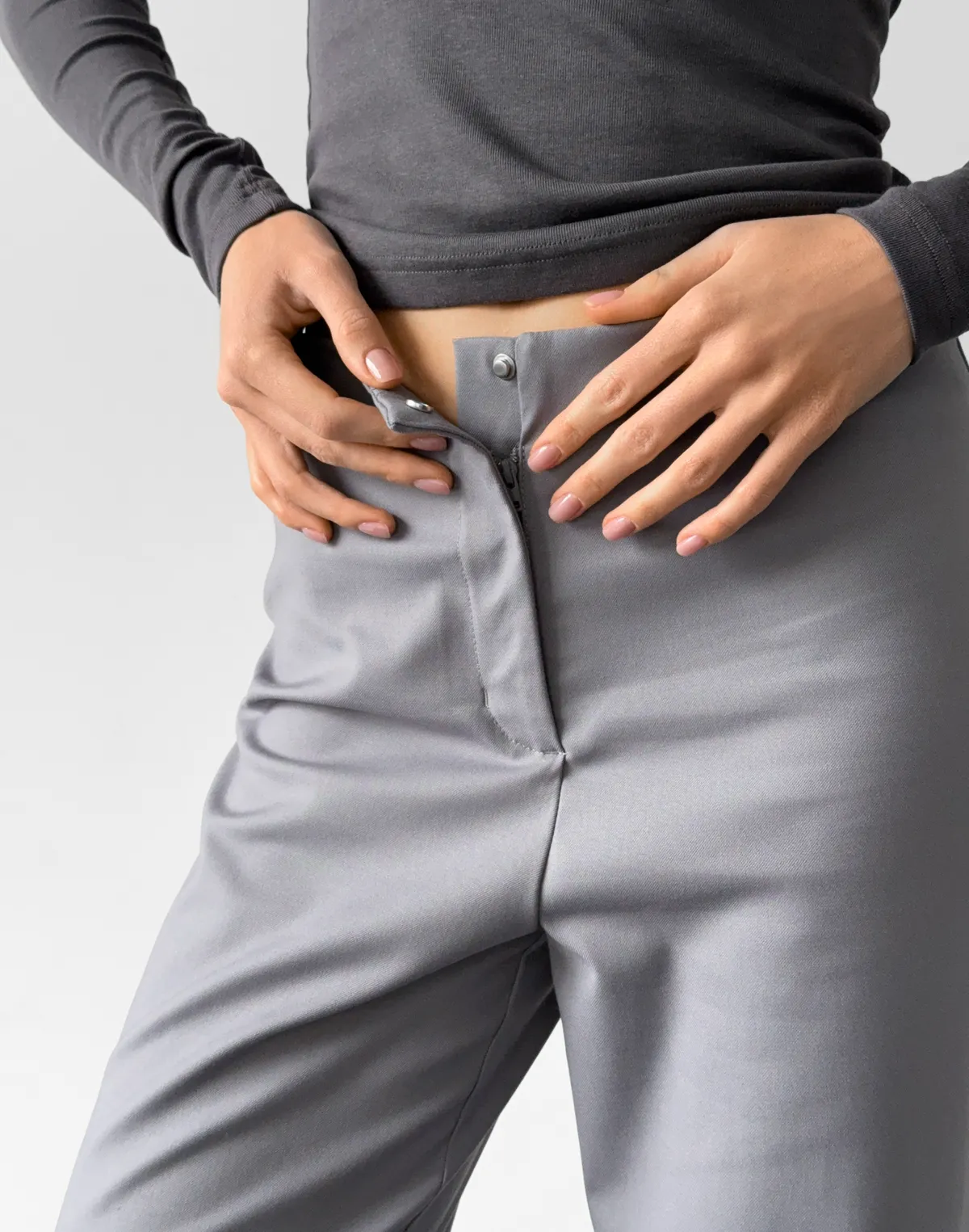 Штани базові з легким кльошем, графітові - Фото 5