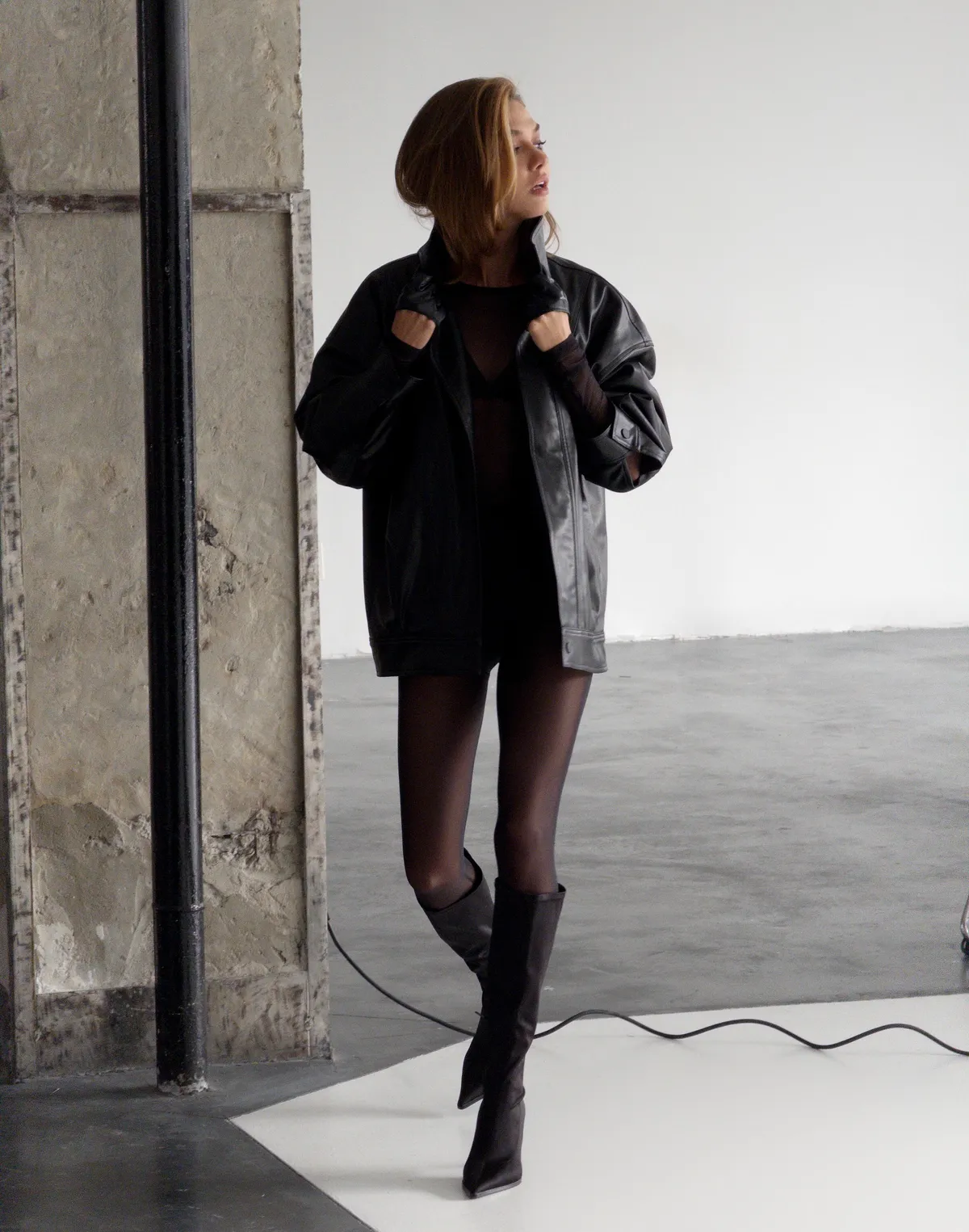 Куртка з утепленням з екошкіри у вінтажному стилі, чорна - Фото 3