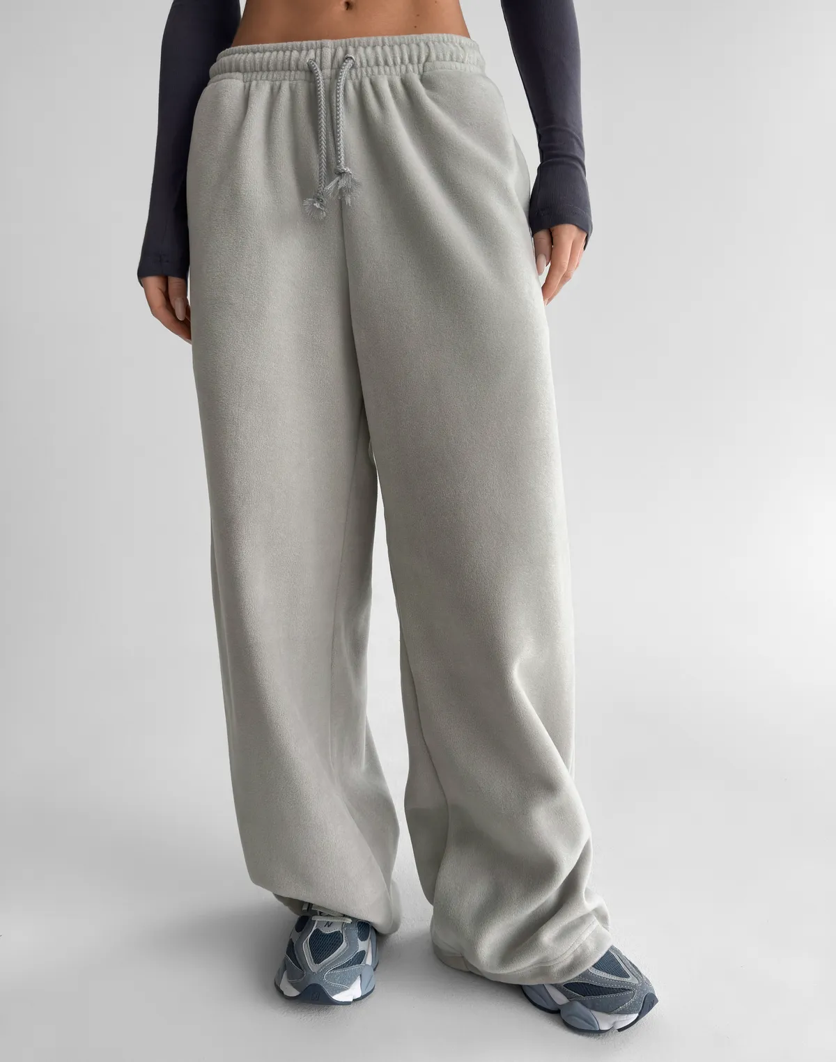 Штани жіночі спортивні флісові вільного крою, світло сірі - Фото 1