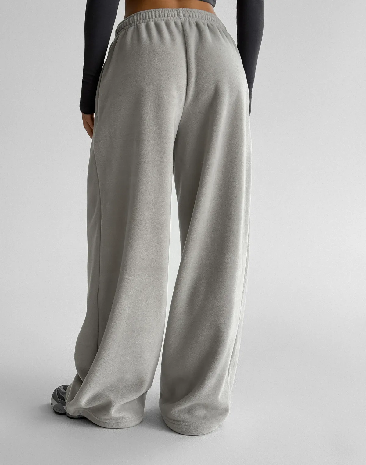 Штани жіночі спортивні флісові вільного крою, світло сірі - Фото 2