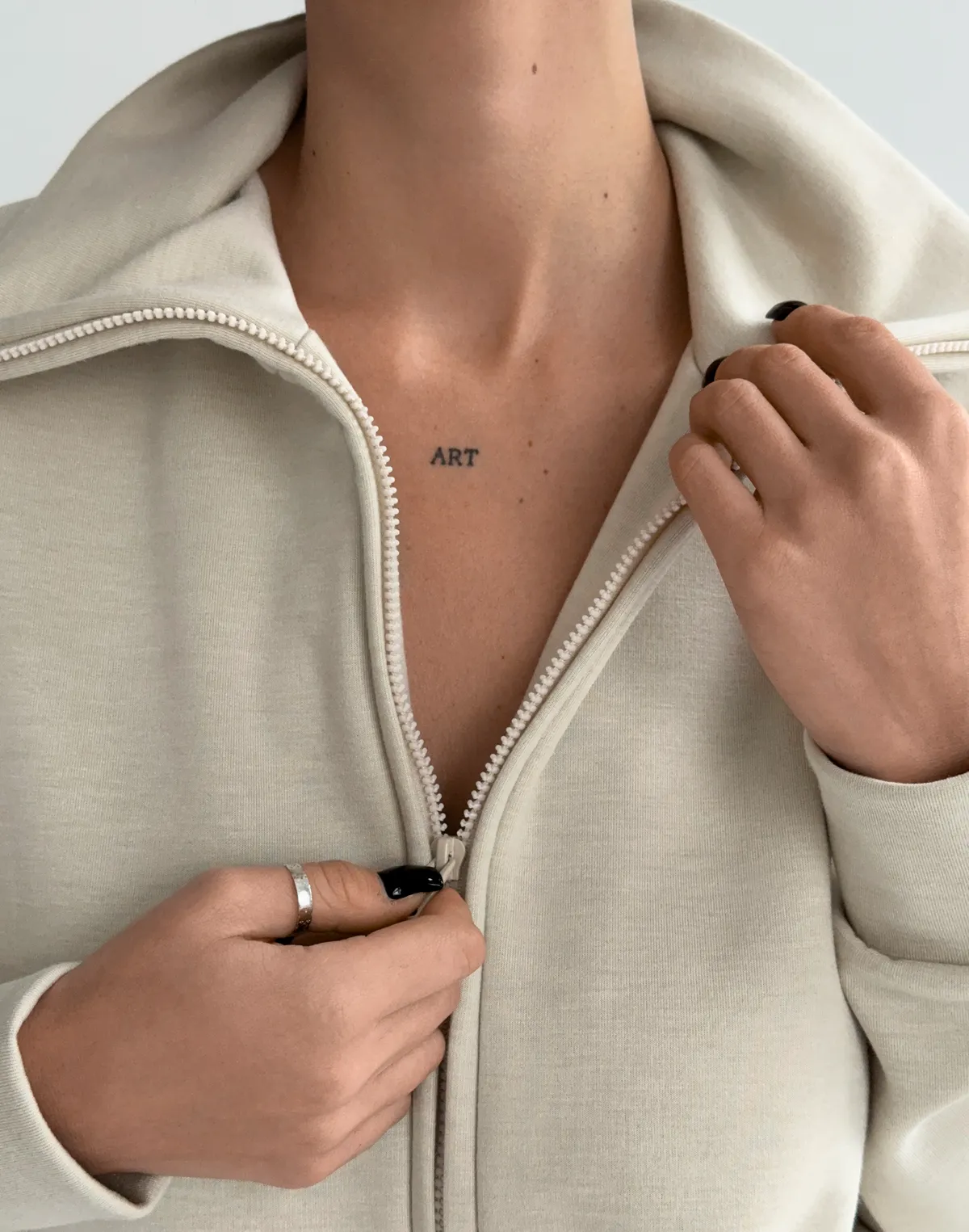 Светр ангорової вʼязки зимовий, кремово-коричневого кольору - Фото 6