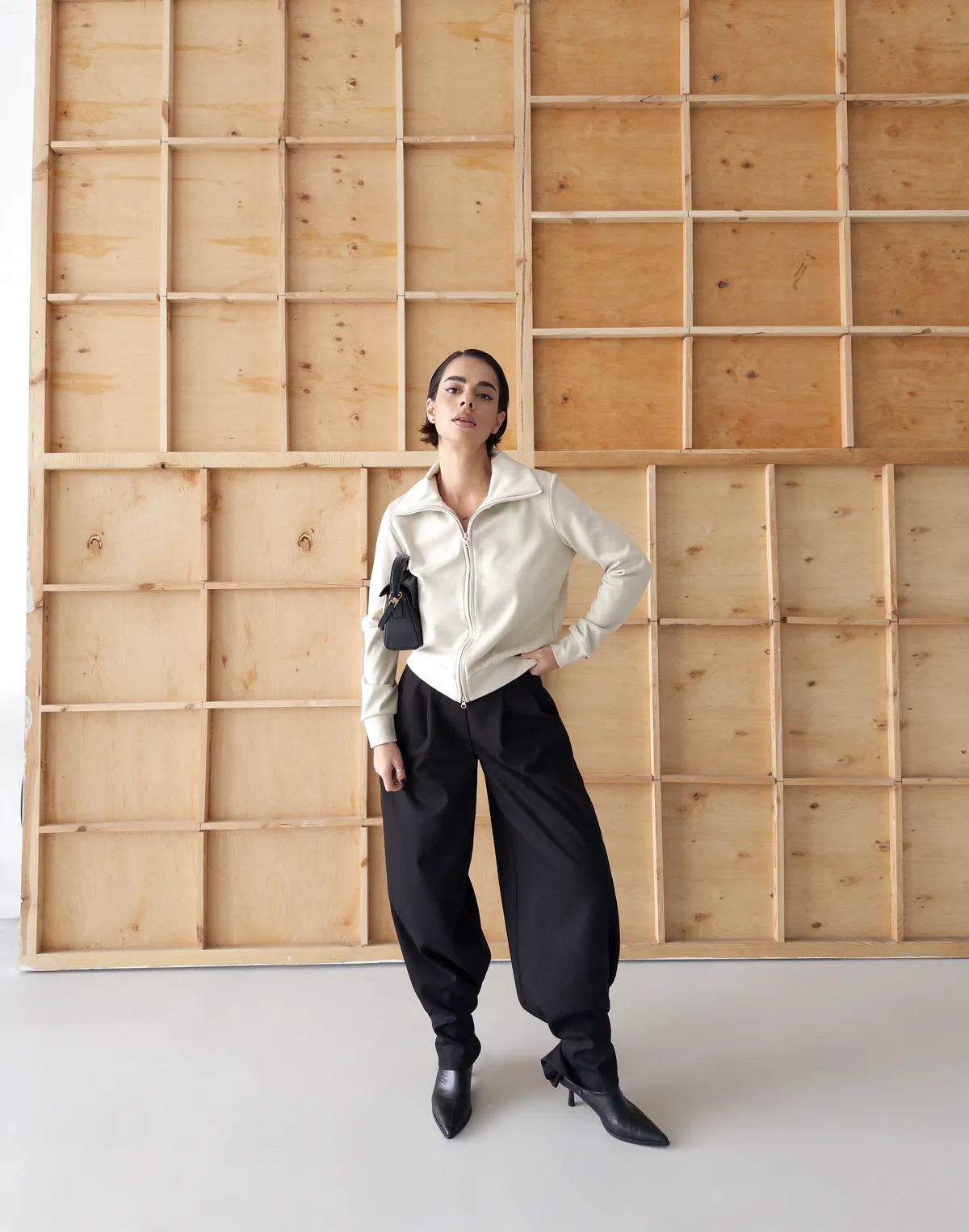 Светр ангорової вʼязки зимовий, кремово-коричневого кольору - Фото 5