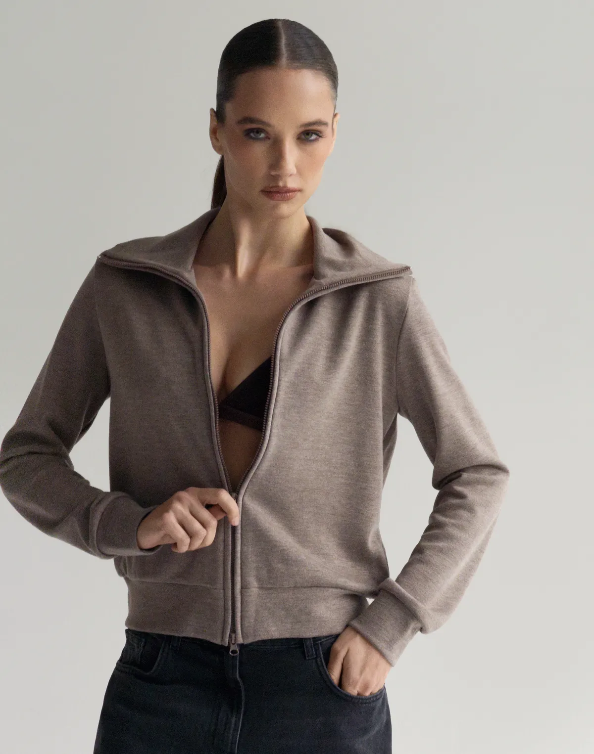 Светр ангорової вʼязки зимовий, кольору лавандової кави - Фото 6