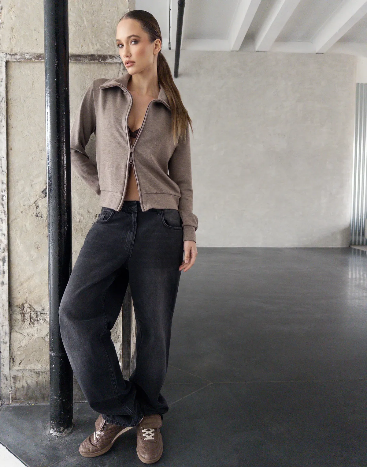 Светр ангорової вʼязки зимовий, кольору лавандової кави - Фото 4