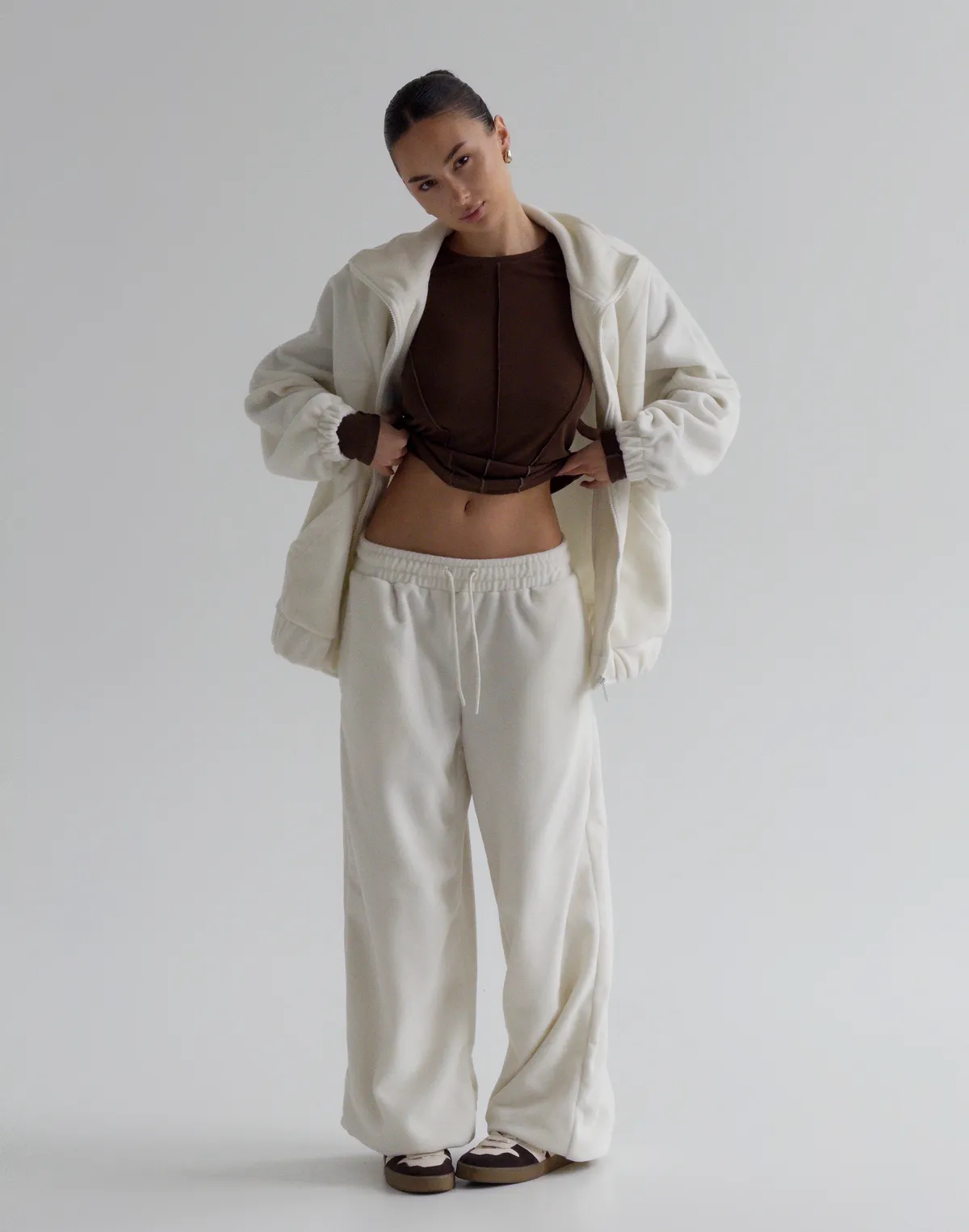 Комплект флісовий зіпер оверсайз з декоративними швами та штани вільного крою, екрю - Фото 5