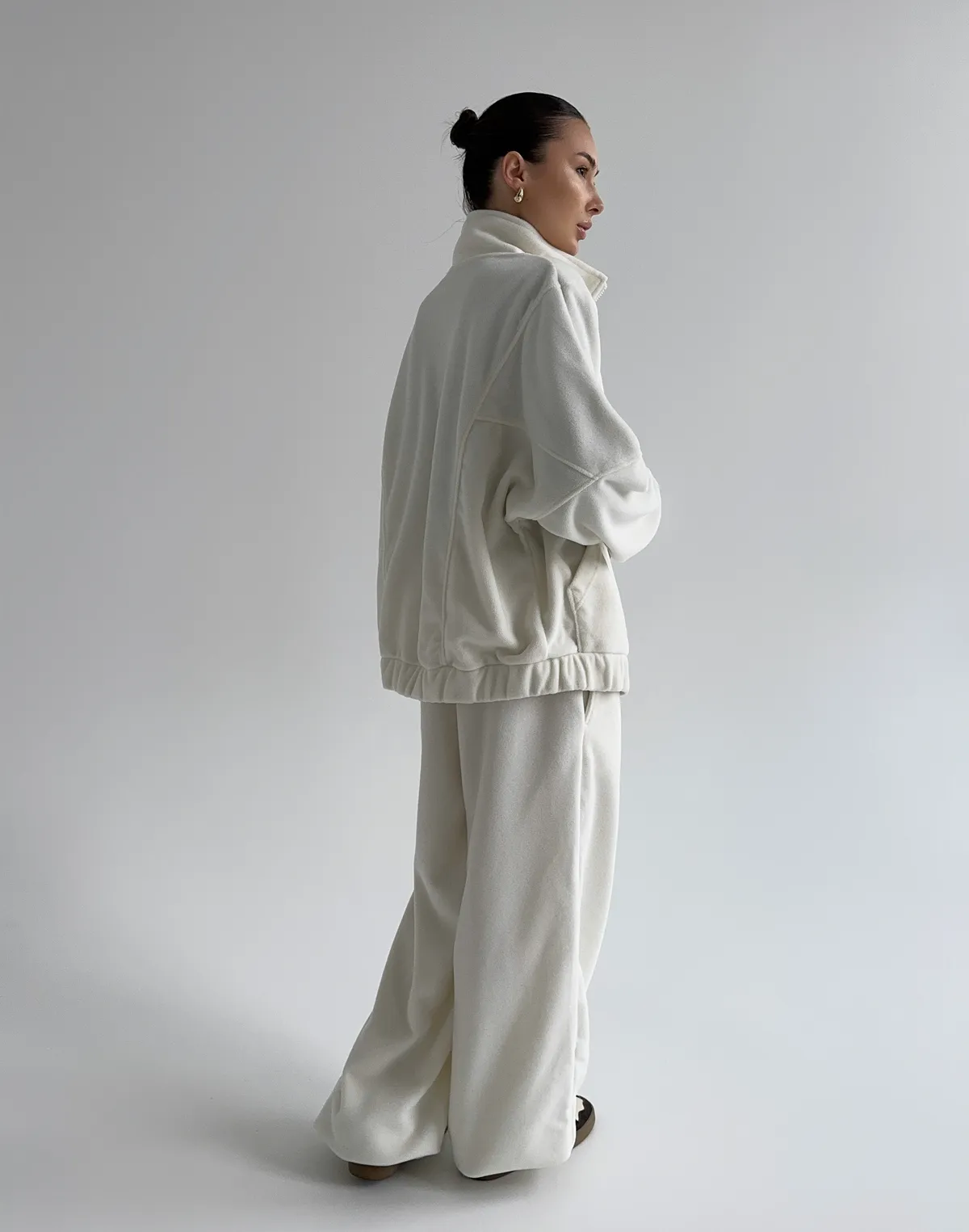 Комплект флісовий зіпер оверсайз з декоративними швами та штани вільного крою, екрю - Фото 2