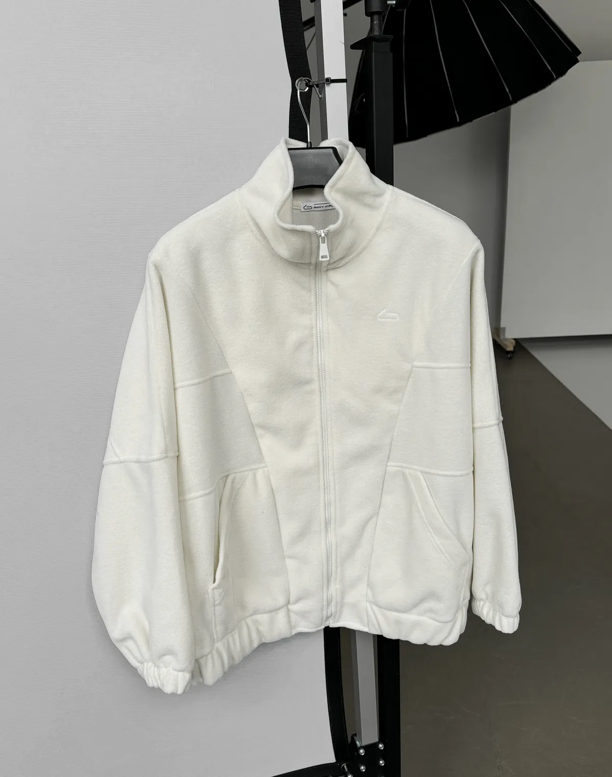 Зіпер оверсайз флісовий з декоративними швами, екрю - Фото 6