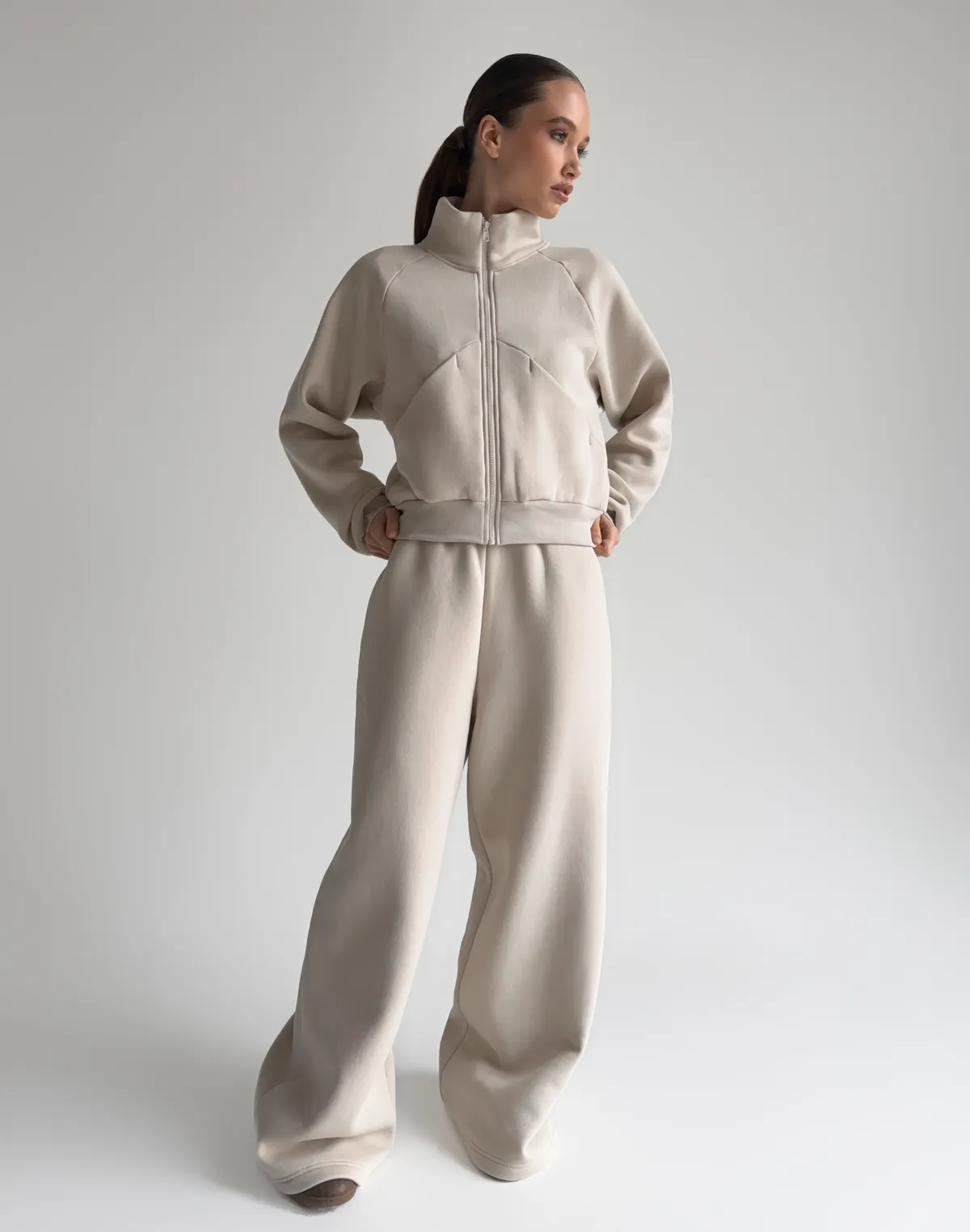 Комплект зимовий з начосом зіпер з декоративними швами та штани вільного крою, пудровий - Фото 4