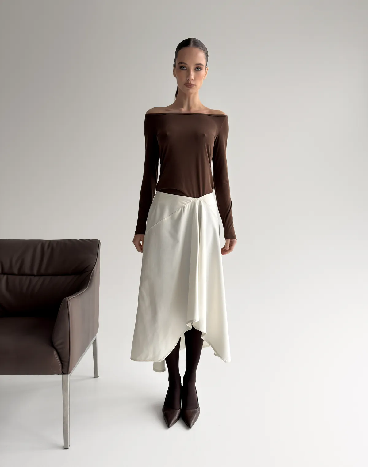 Спідниця міді з асиметричним низом, молочна - Фото 8