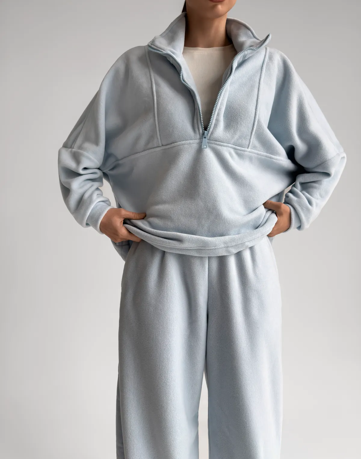 Світшот з декоративними швами флісовий, холодний блакитний - Фото 7