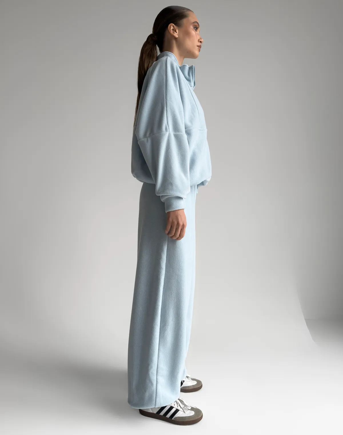 Комплект зимовий флісовий світшот з декоративними швами та джогери оверсайз, холодний блакитний - Фото 8