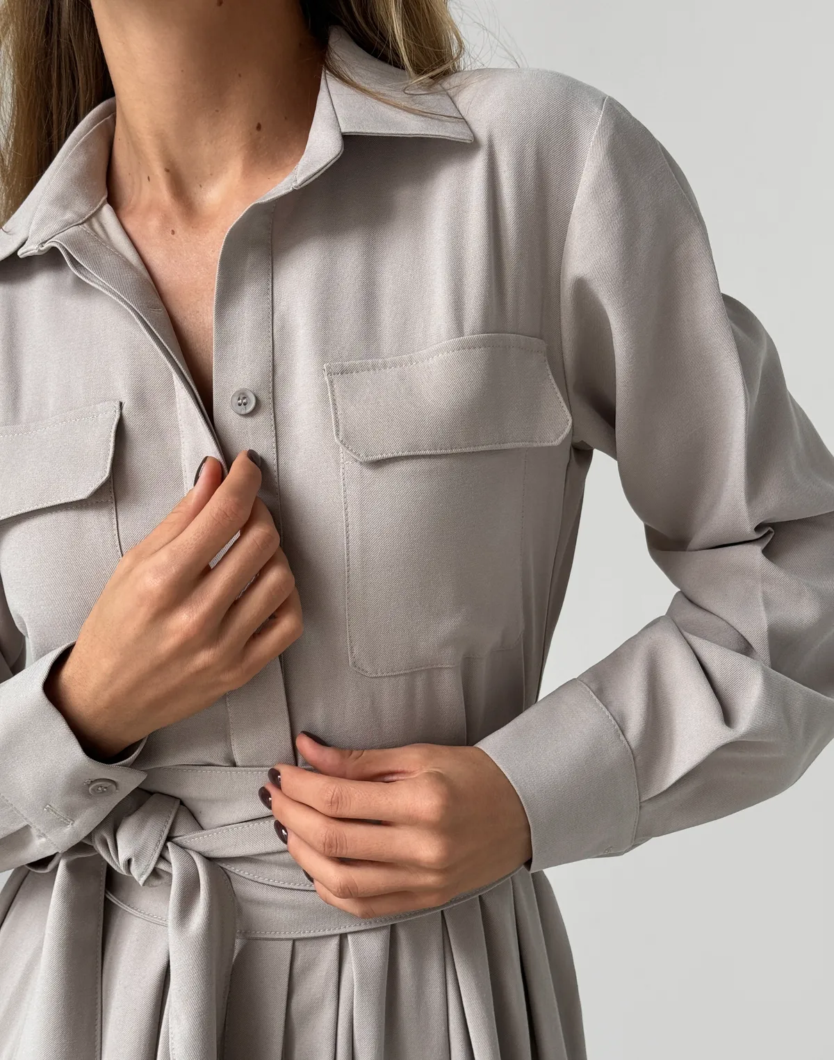 Сукня максі осіння з поясом, димчата - Фото 8