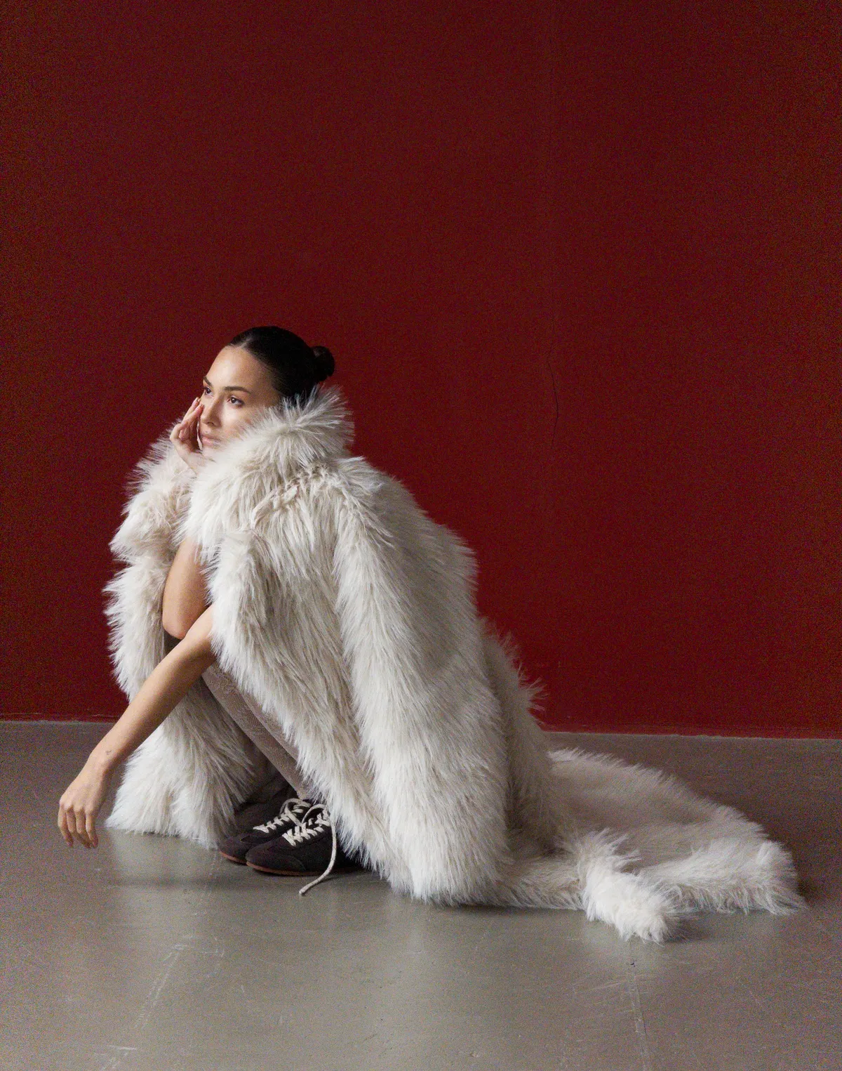 Шуба повної довжини з еко-хутра як, молочна - Фото 8