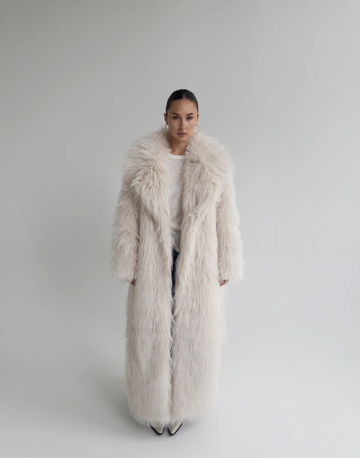 Шуба повної довжини з еко-хутра як, молочна - Фото 6