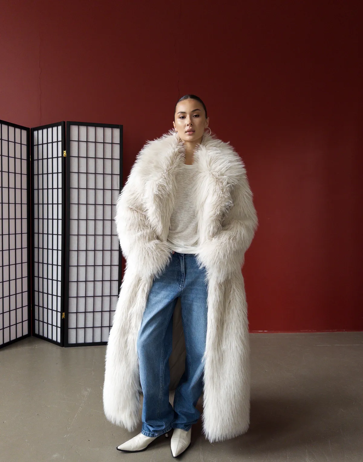 Шуба повної довжини з еко-хутра як, молочна - Фото 5