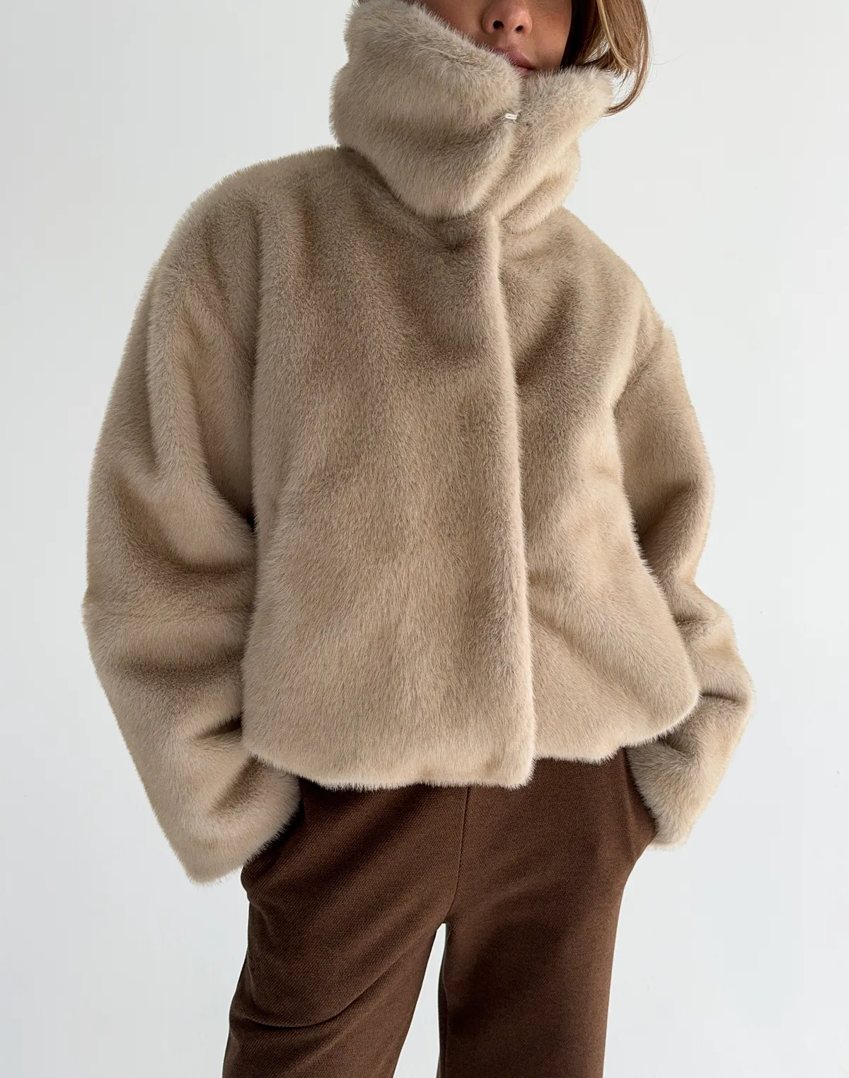 Вкорочена шуба з екохутра норка, натуральний беж - Фото 1