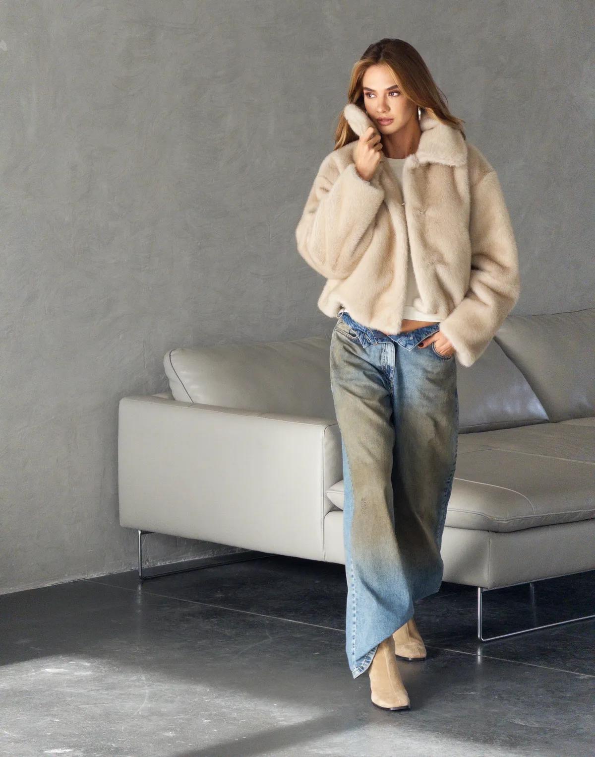 Вкорочена шуба з екохутра норка, натуральний беж - Фото 3