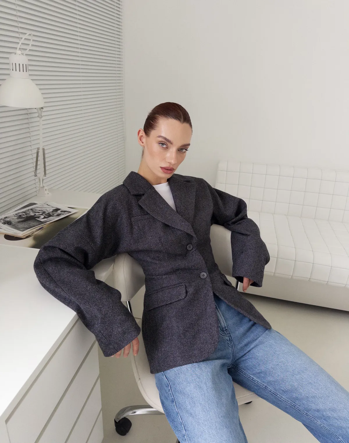 Жакет з акцентною талією та об'ємними плечима з вовною у складі, сірий текстурований - Фото 4