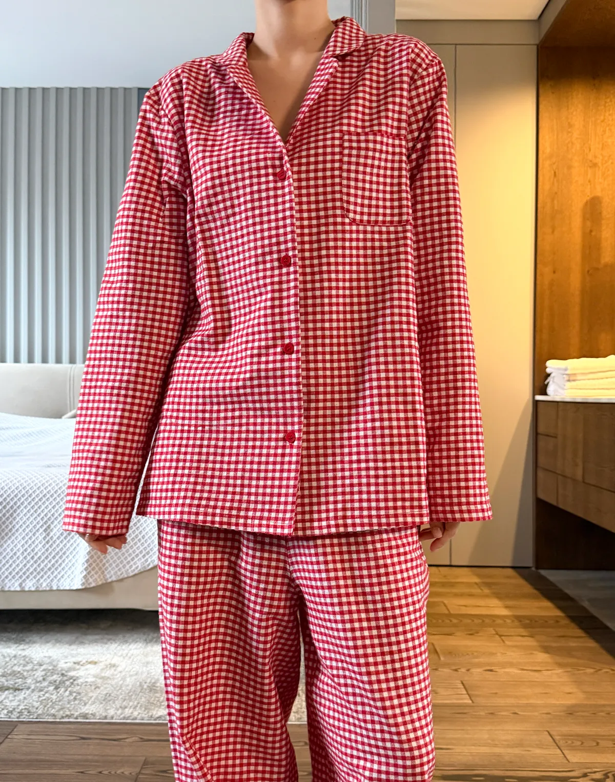 Піжамна сорочка осінньо-зимова, червоно-біла - Фото 1