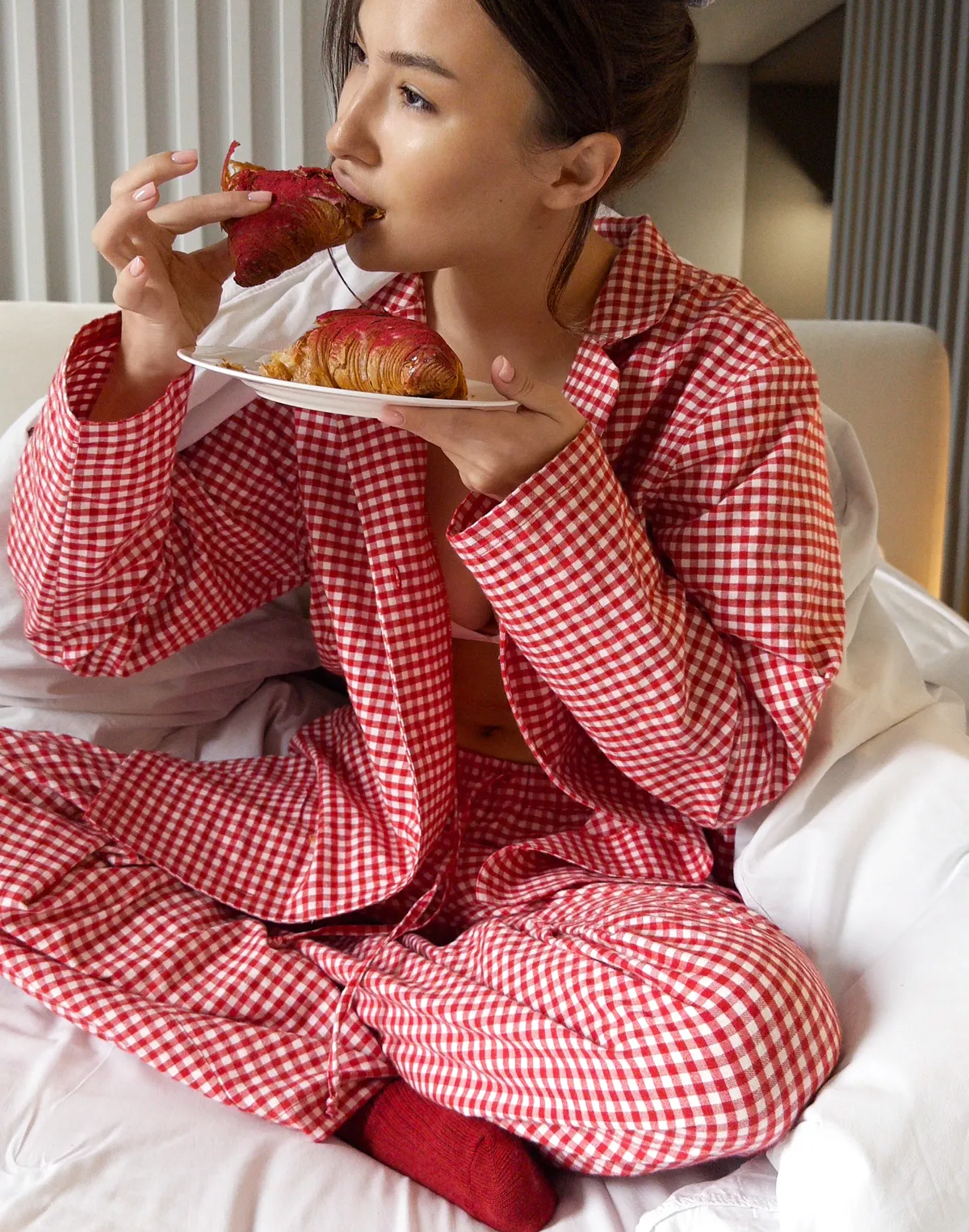 Піжамна сорочка осінньо-зимова, червоно-біла - Фото 3