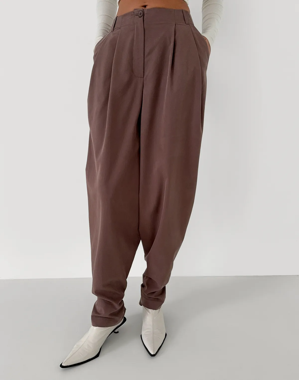 Штани трансформери з костюмної тканини, коричневі - Фото 7