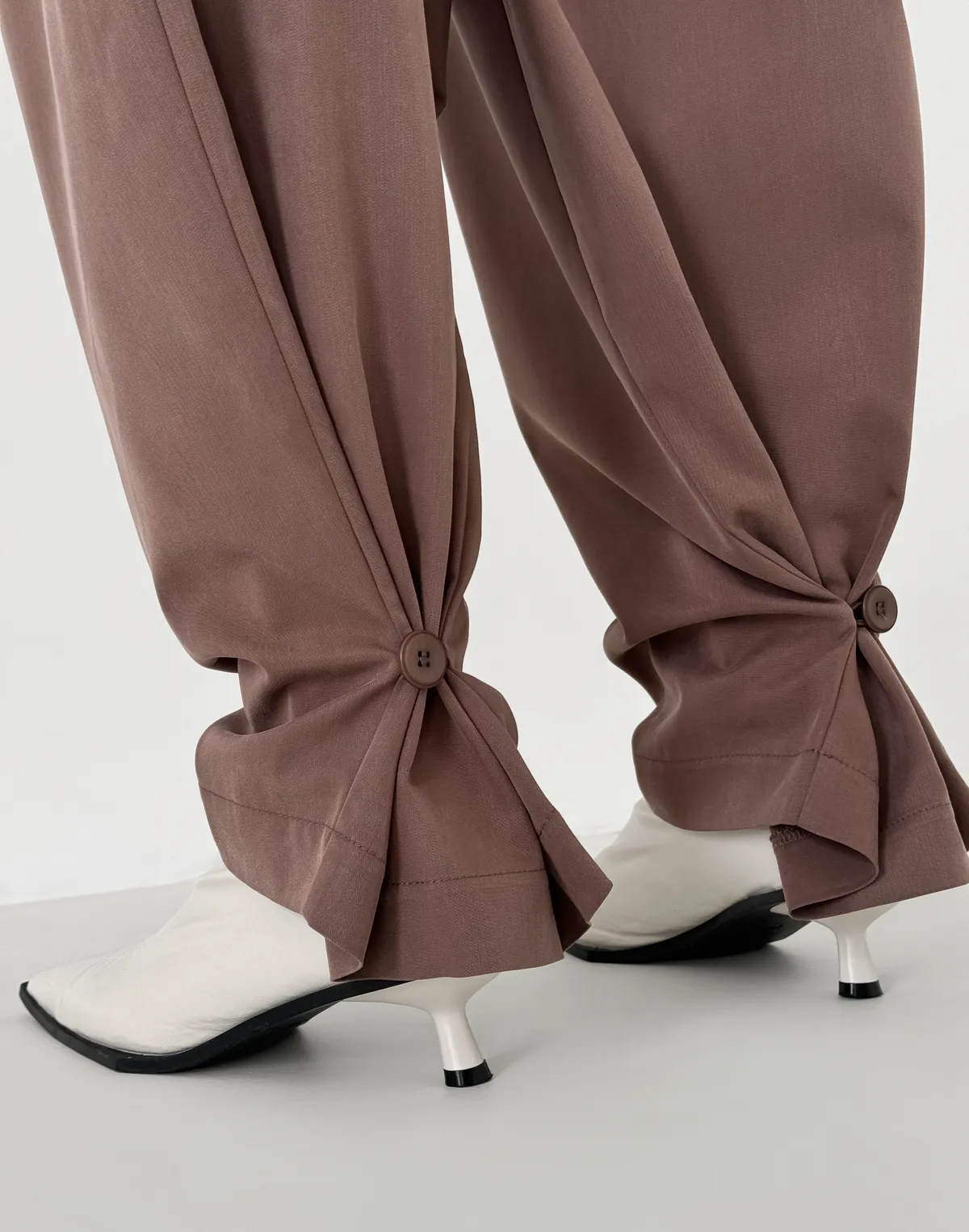 Штани трансформери з костюмної тканини, коричневі - Фото 6