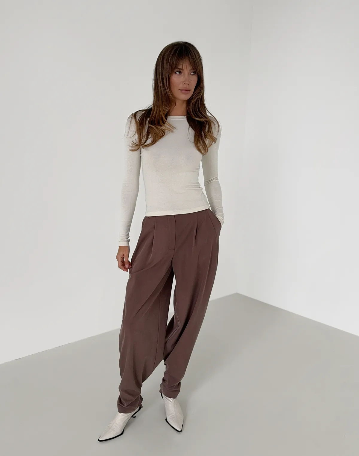 Штани трансформери з костюмної тканини, коричневі - Фото 5