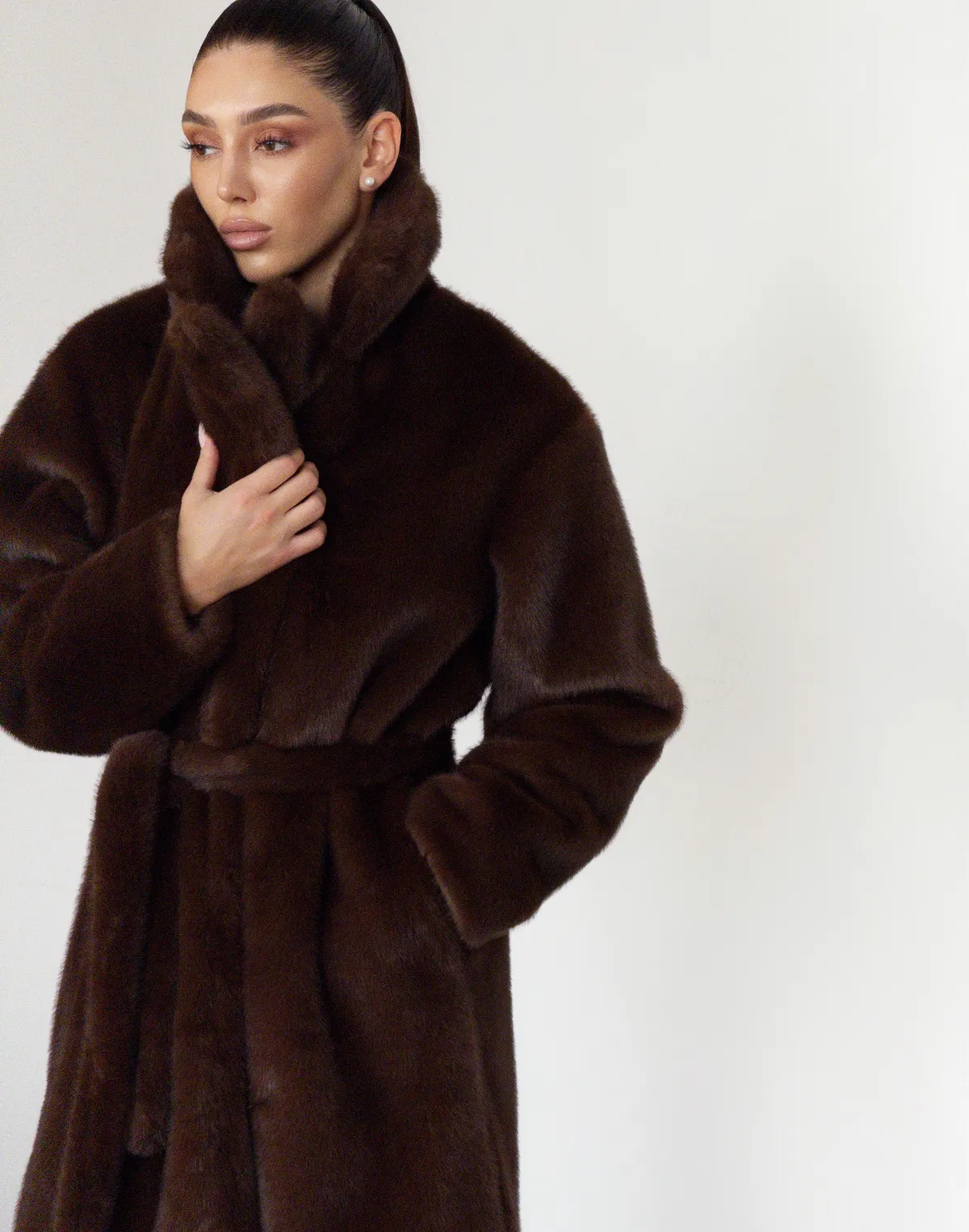 Подовжена еко-шуба з норки, кавова - Фото 5