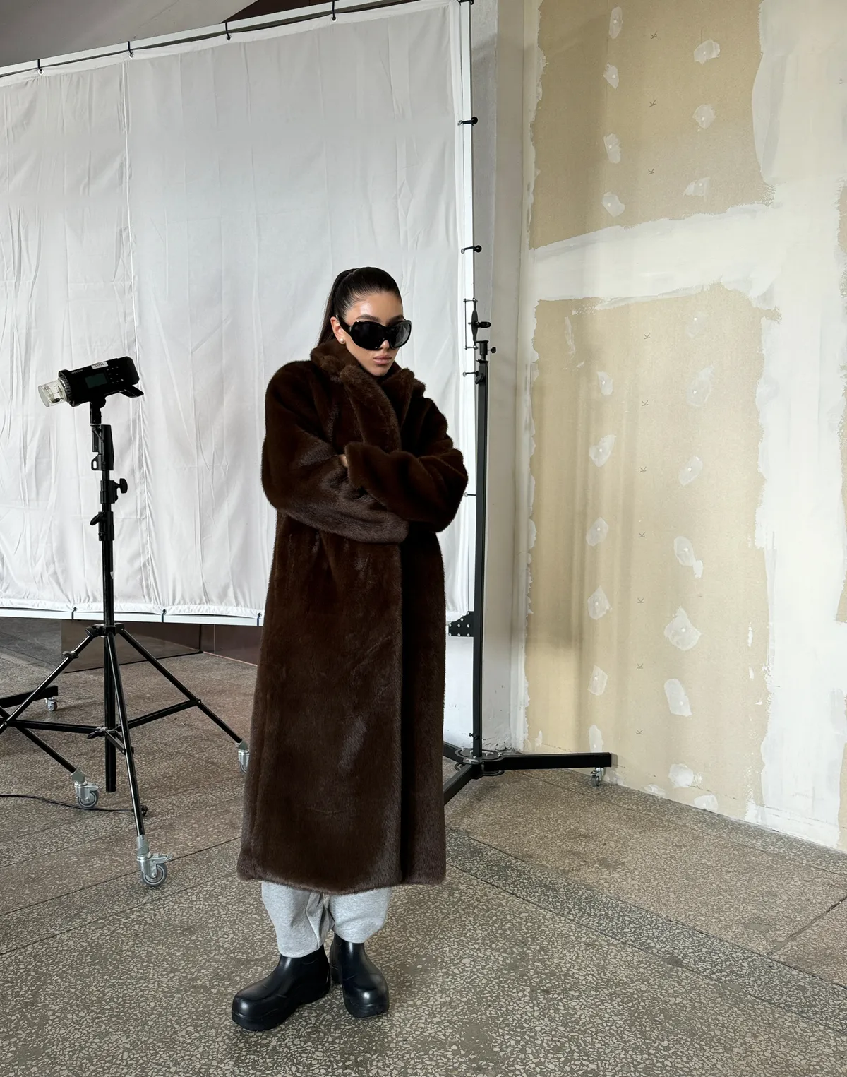 Подовжена еко-шуба з норки, кавова - Фото 3