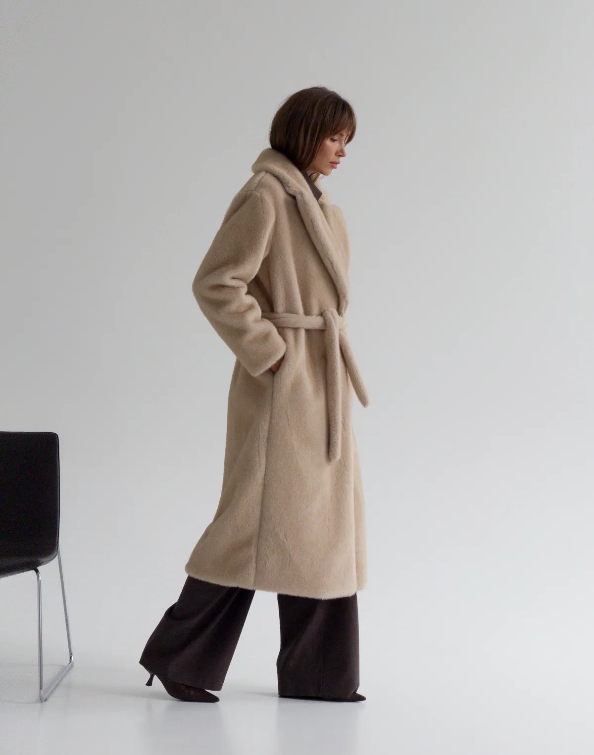 Подовжена еко-шуба з норки, натуральний беж - Фото 8