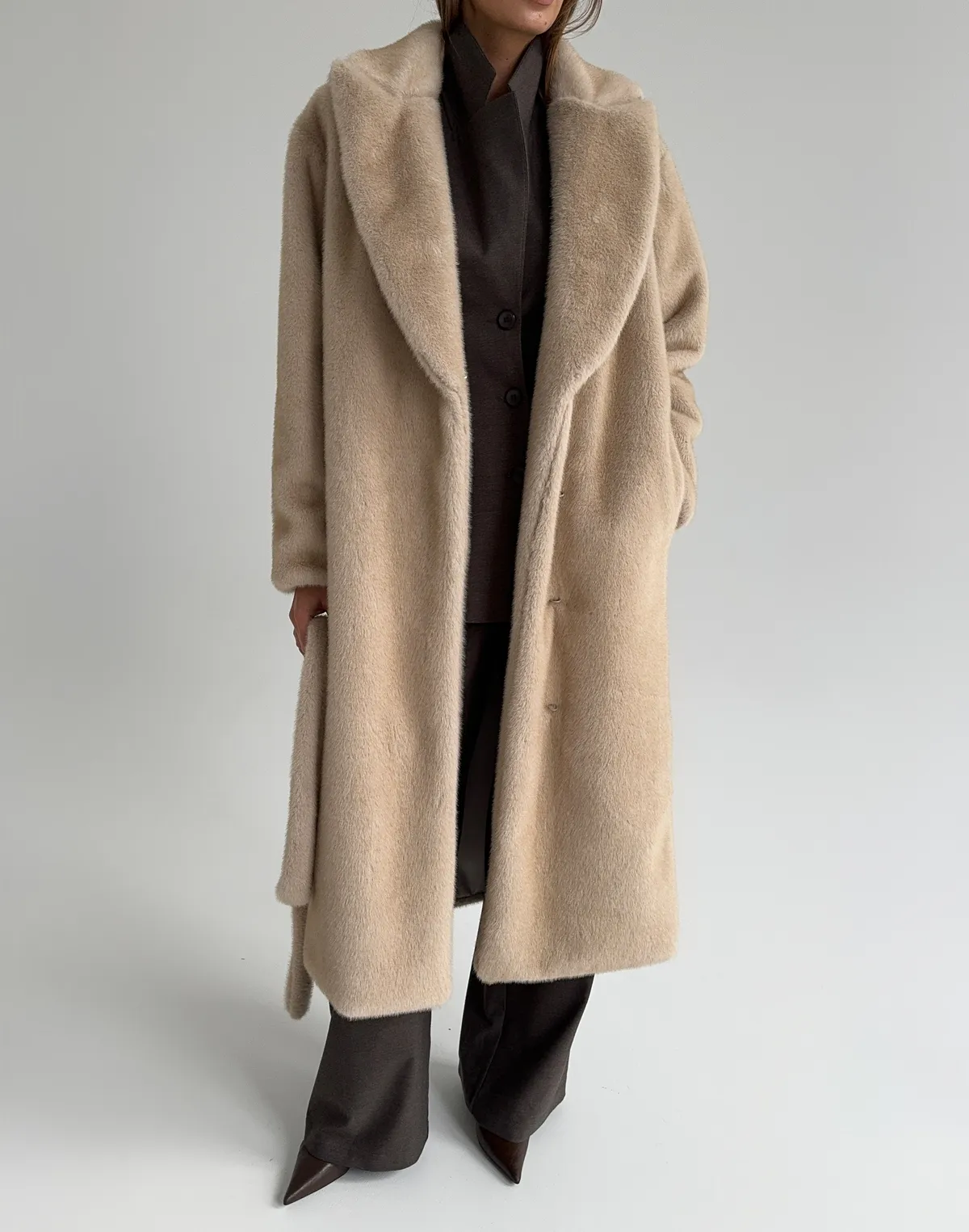 Подовжена еко-шуба з норки, натуральний беж - Фото 1