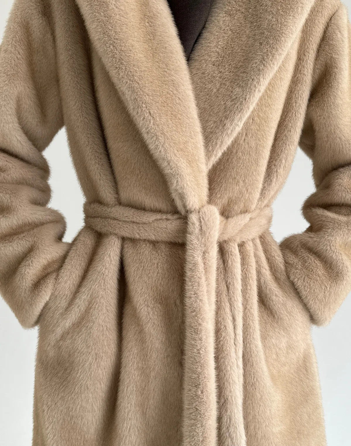 Подовжена еко-шуба з норки, натуральний беж - Фото 5