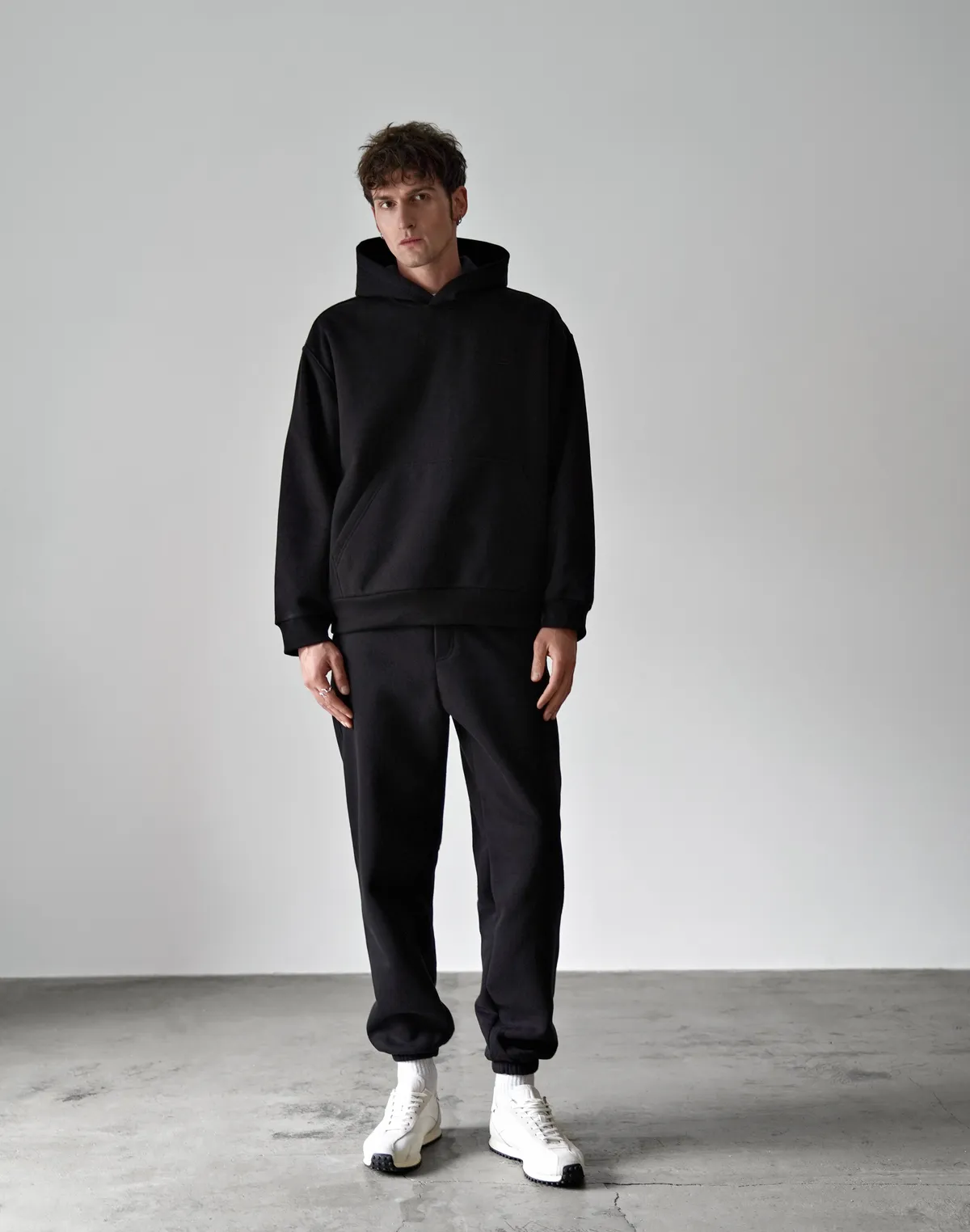 Комплект чоловічій з начосом худі та джогери, чорні - Фото 1