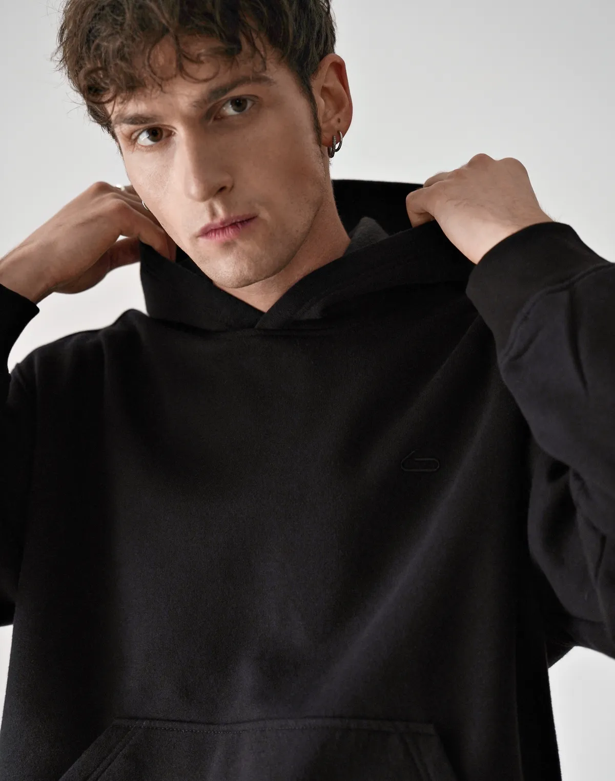 Чоловічий зимовий худі з начосом, чорний - Фото 6