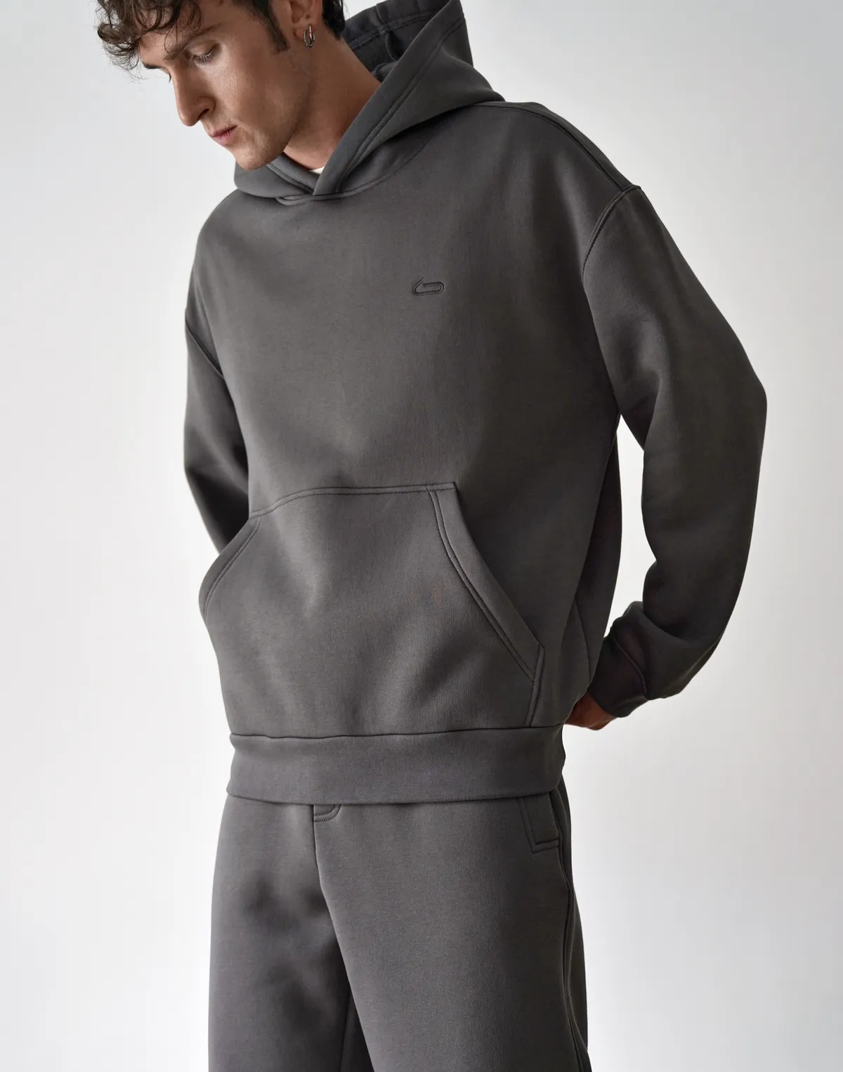 Чоловічий зимовий худі з начосом, темний сірий - Фото 1