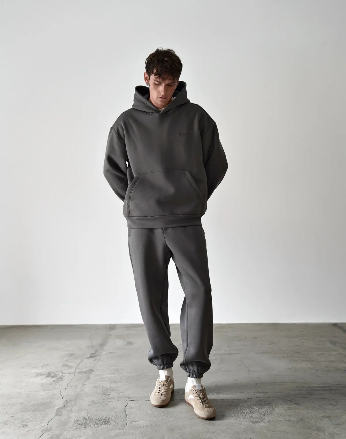 Комплект чоловічій з начосом худі та джогери, темні сірі - Фото 1