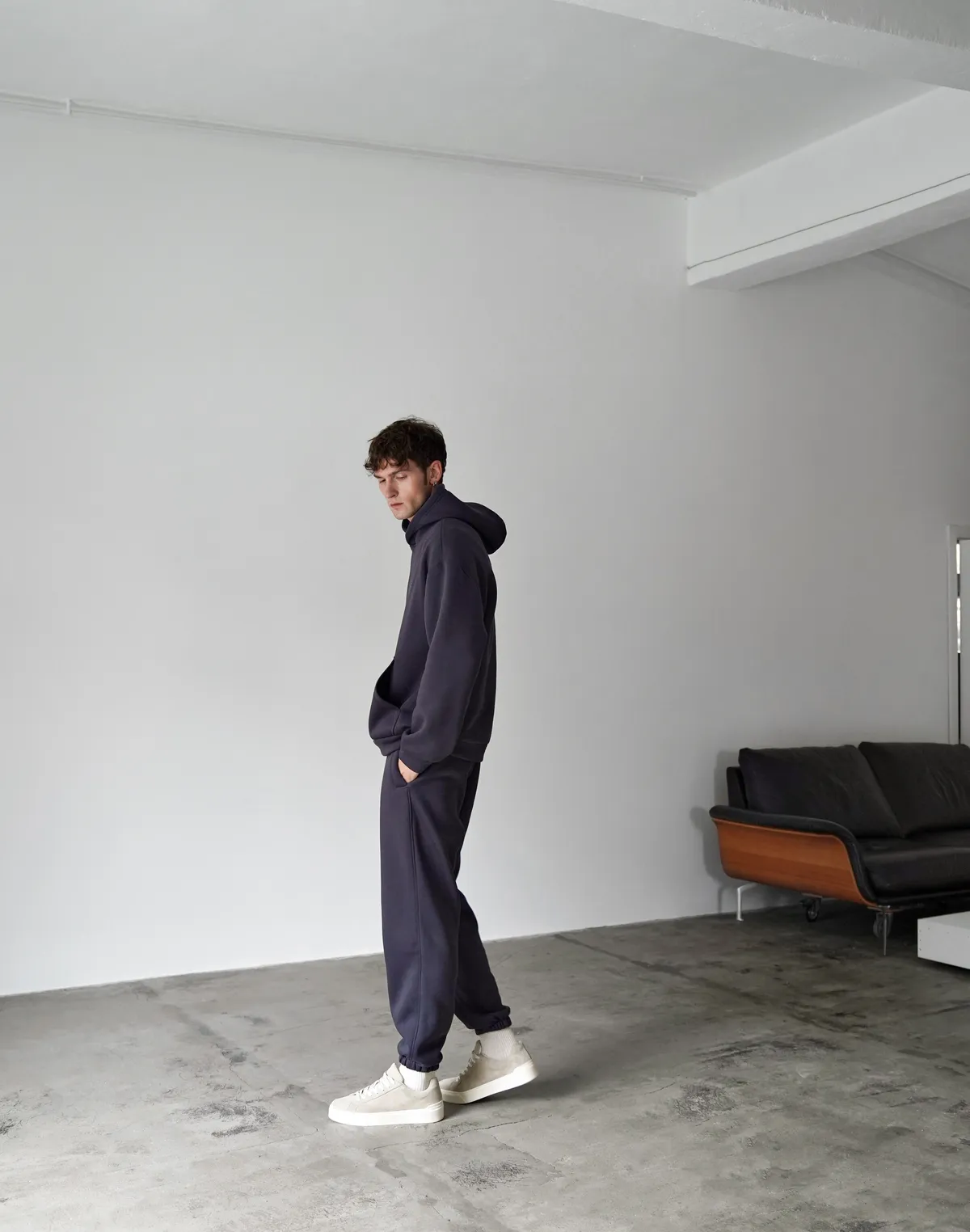 Комплект чоловічій з начосом худі та джогери, темний графіт - Фото 3