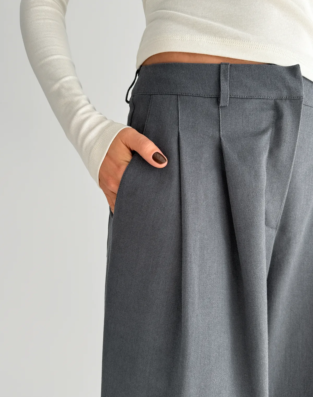 Штани котонові вільного крою базові, сталеві - Фото 6