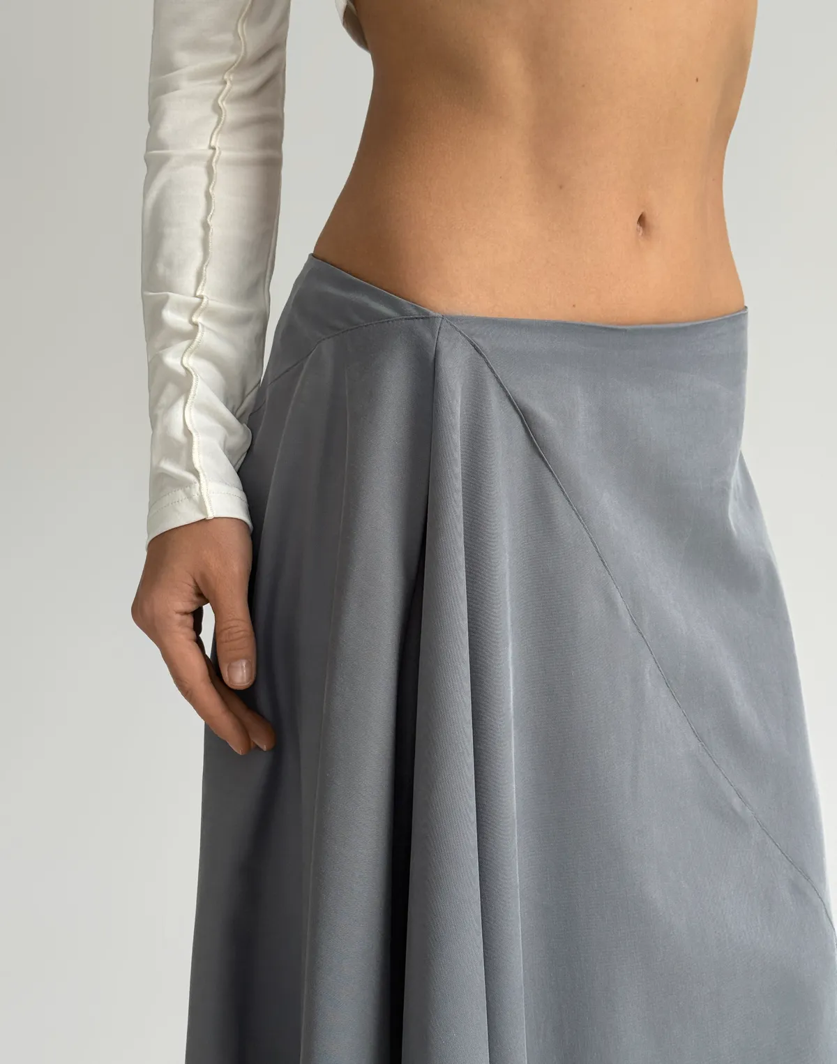 Спідниця міді з асиметричним низом, сіра - Фото 5