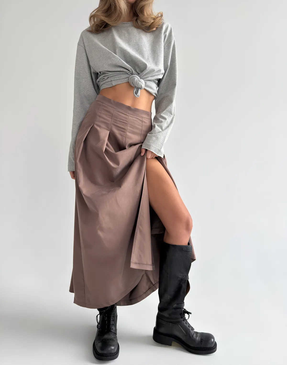 Спідниця максі у складку, коричнева - Фото 4