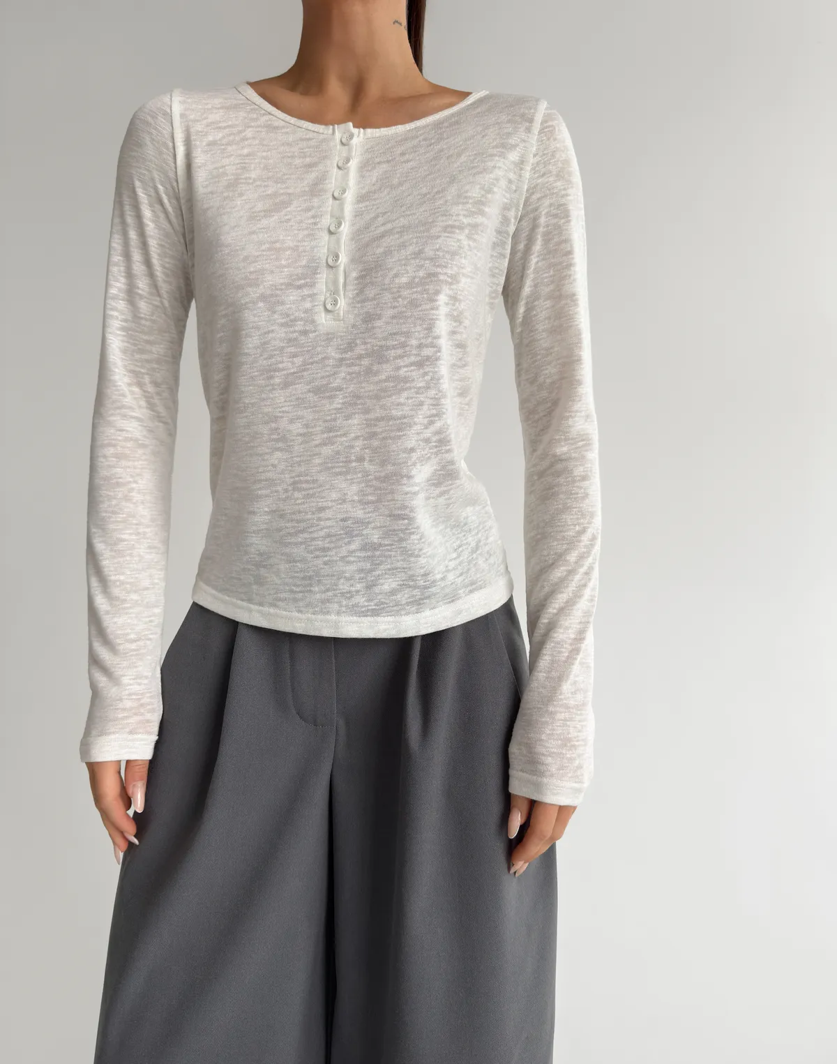 Напівпрозорий лонг на ґудзиках, молочний - Фото 1