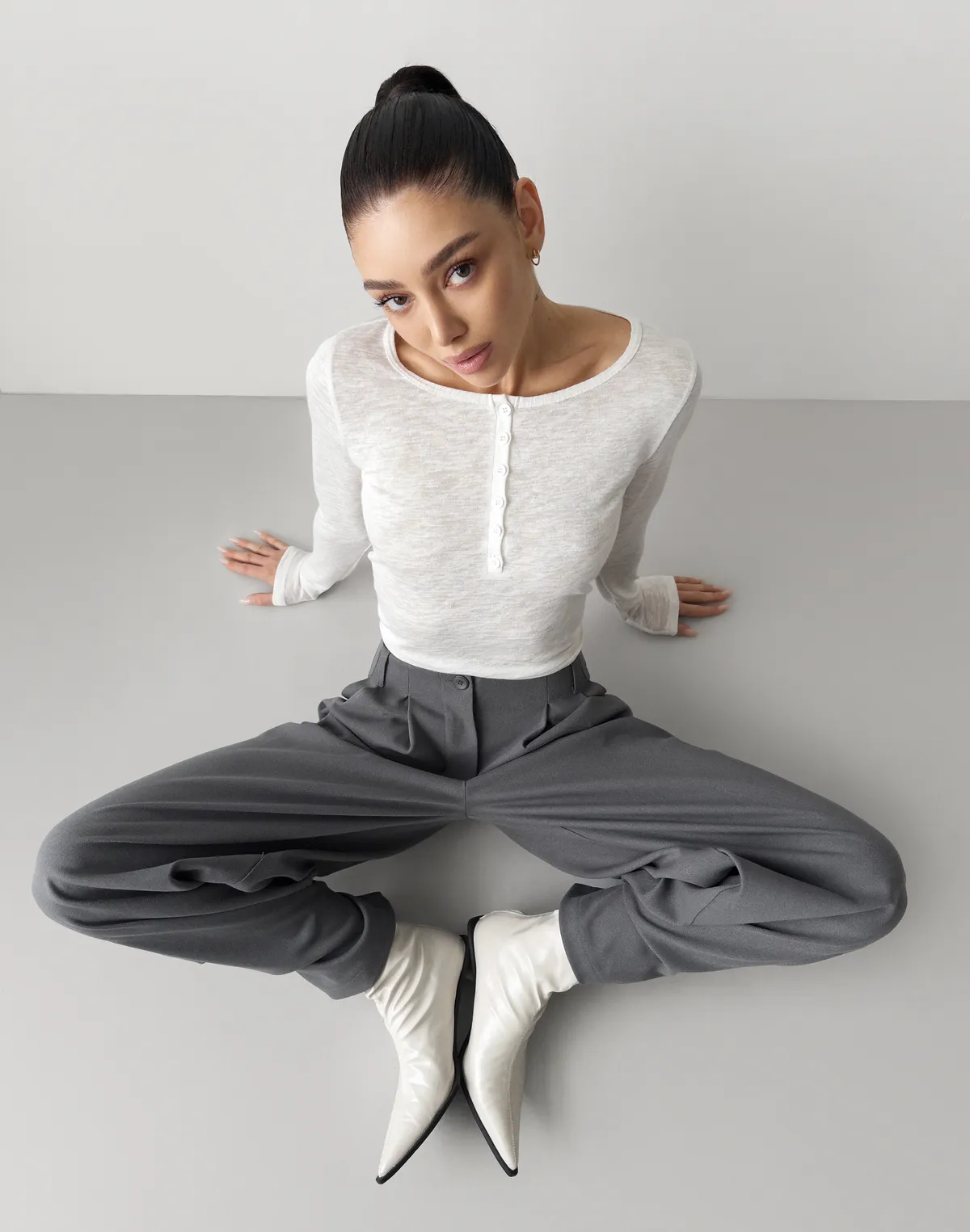 Напівпрозорий лонг на ґудзиках, молочний - Фото 4